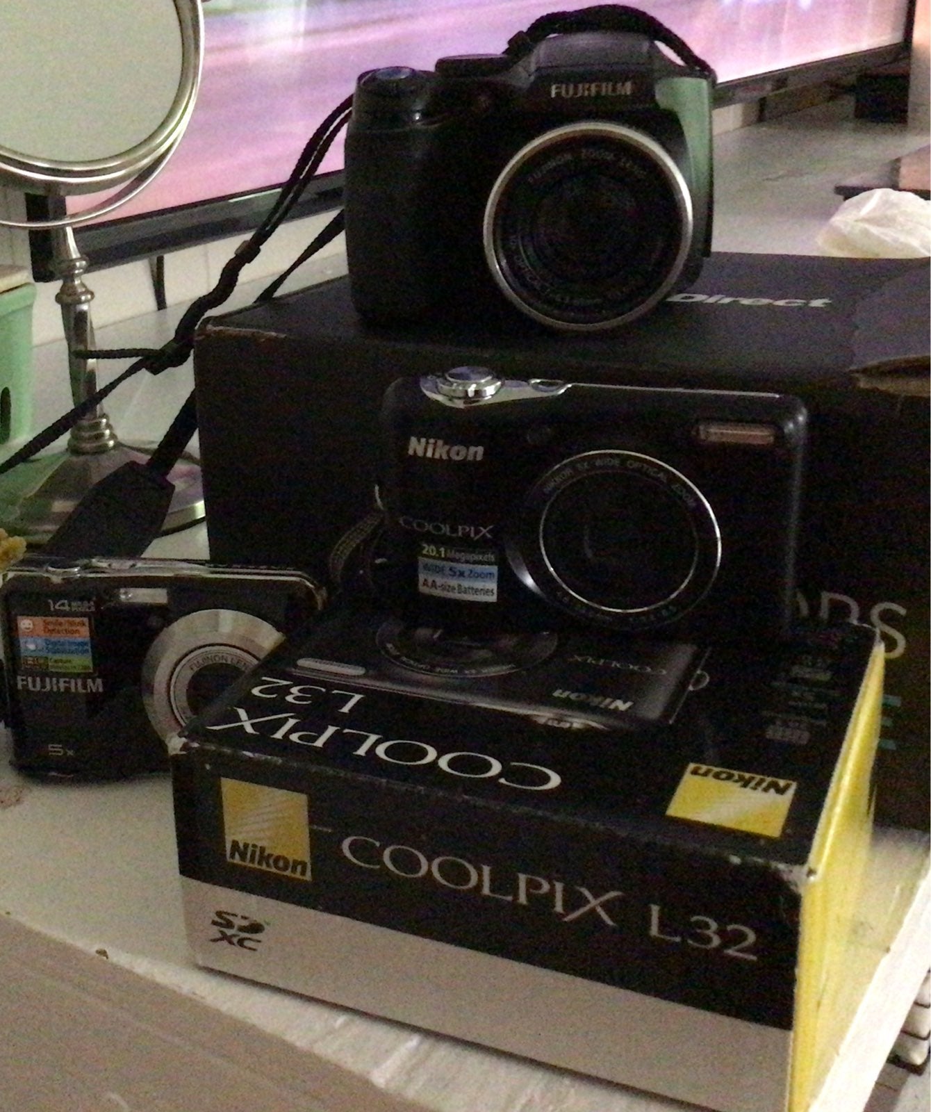 3 nikon 20.1mp fujifilm 14mp cameras