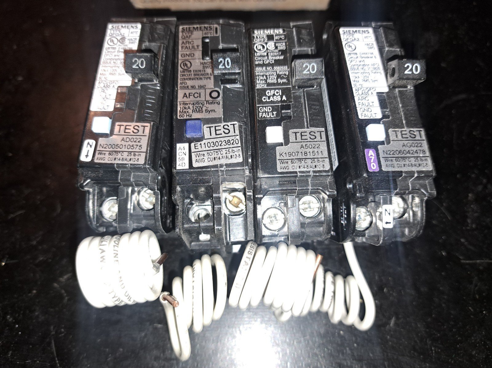 Lot of 4 Siemens 20 Amp Circuit Breakers Dual Function AFCI/GFCI Insta Wire