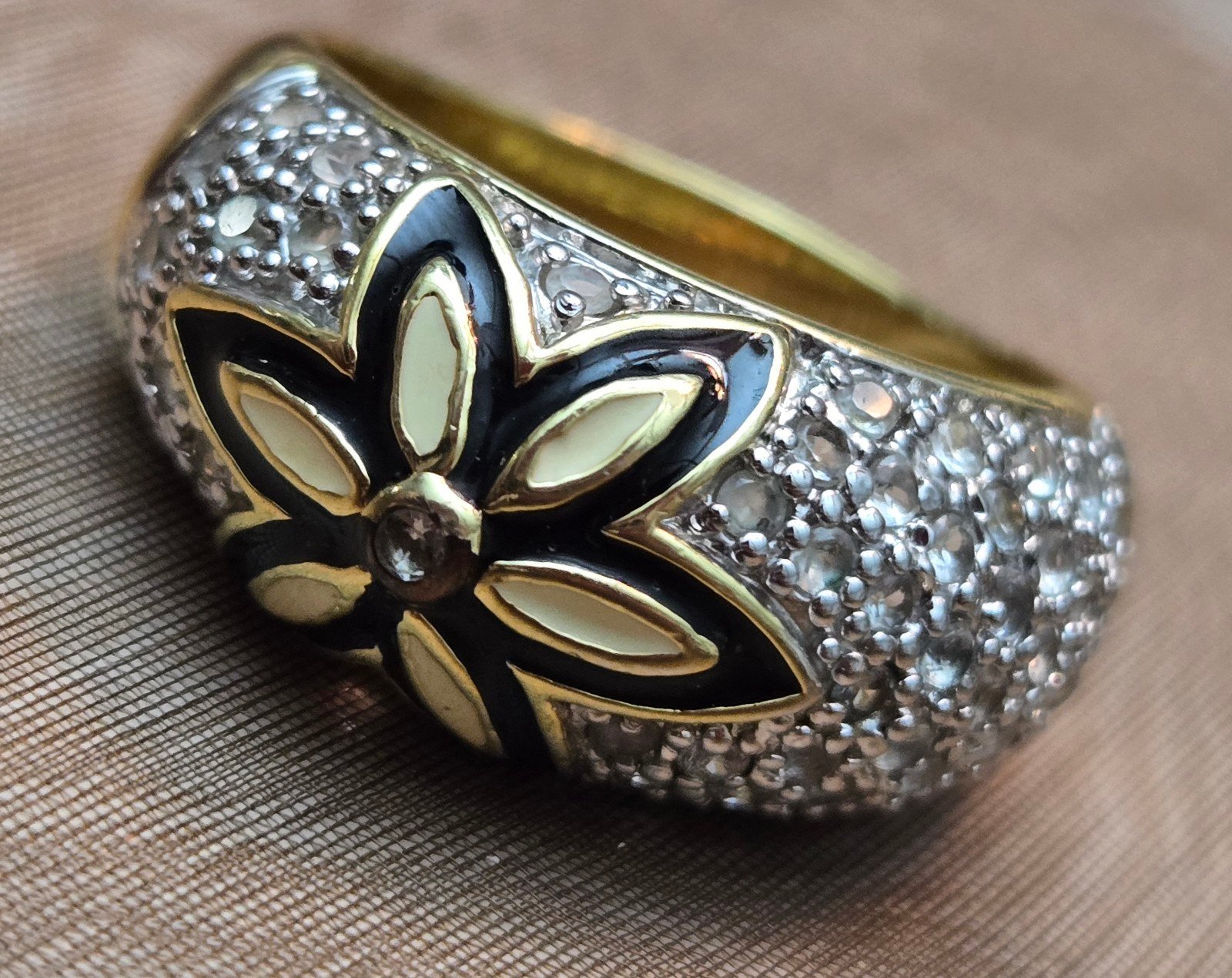 Vintage Enamel Daisy and Cubic Zirconia Goldwash Sterling Silver Ring. Size 9.75