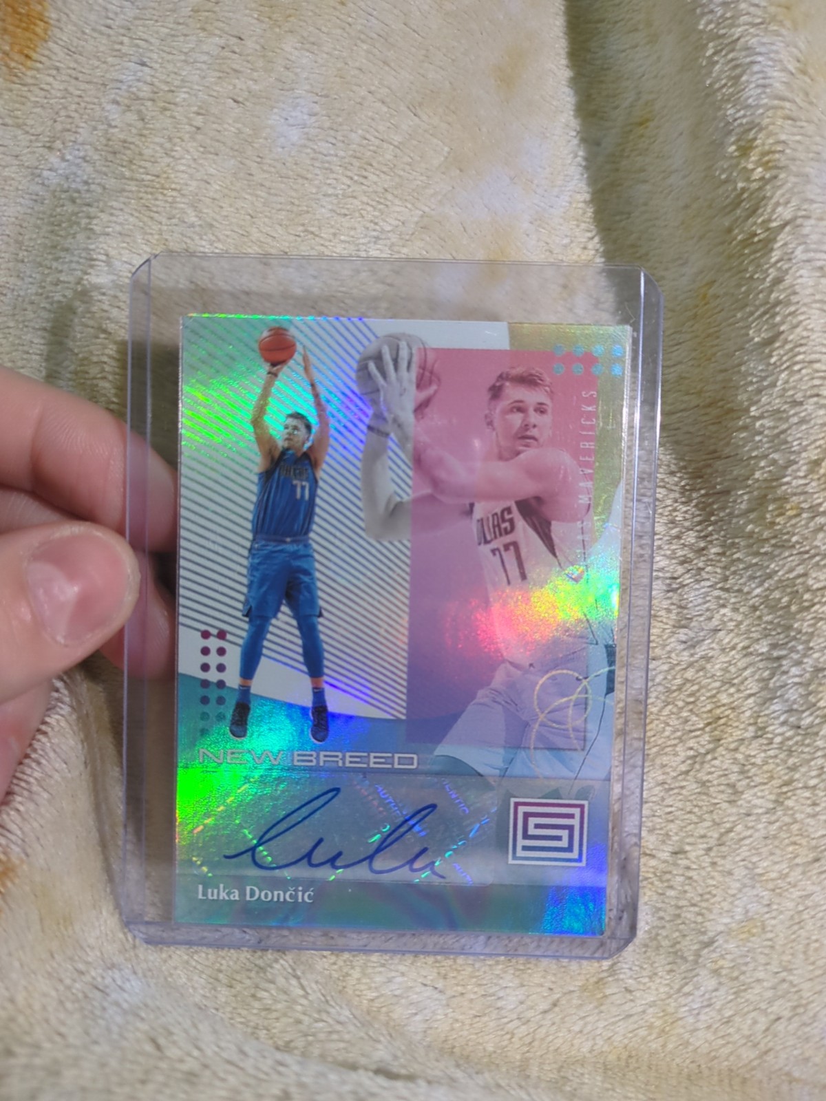 Luka Doncic signature rookie card 2018-19