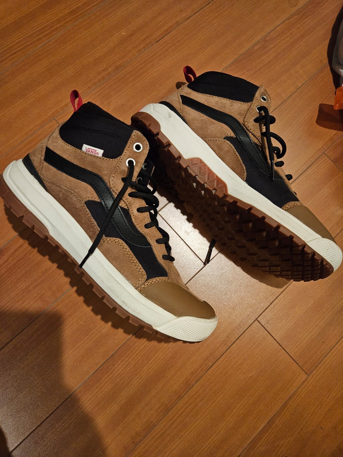 VANS UltraRange EXO High MTE-1 Dachshund womens Size 8.5 All Weather Hiking New