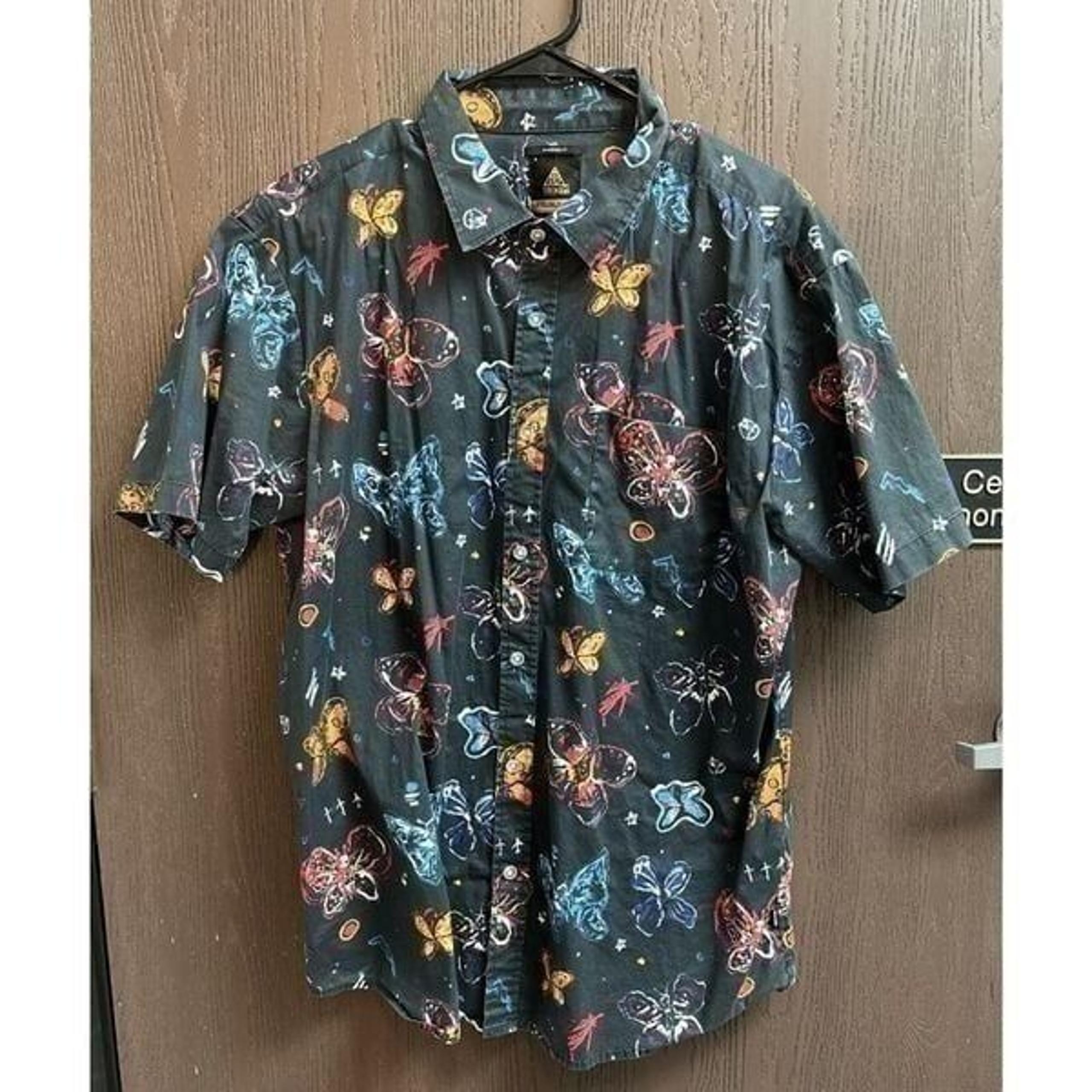 Brixton Visual Relay Buttons Shirt Butterfly Print Men XL Short Sleeve Pocket
