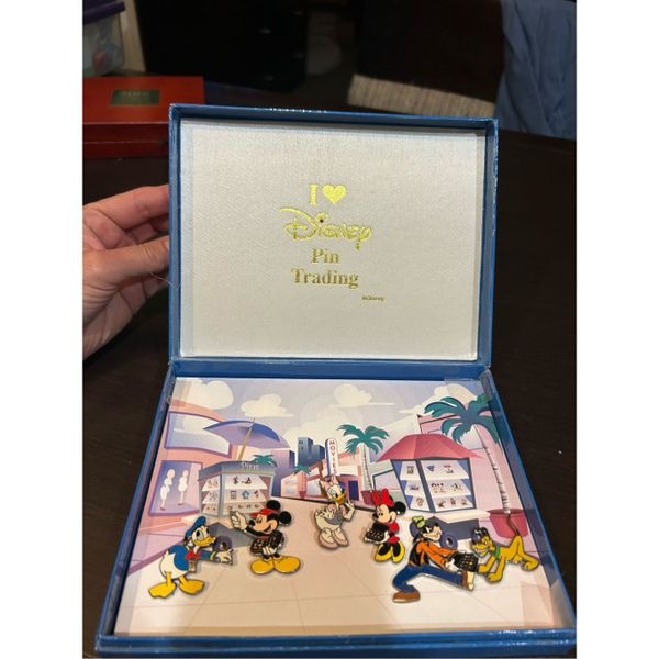Official Disney Catalog I LOVE DISNEY PIN TRADING BOX SET Limited Edition