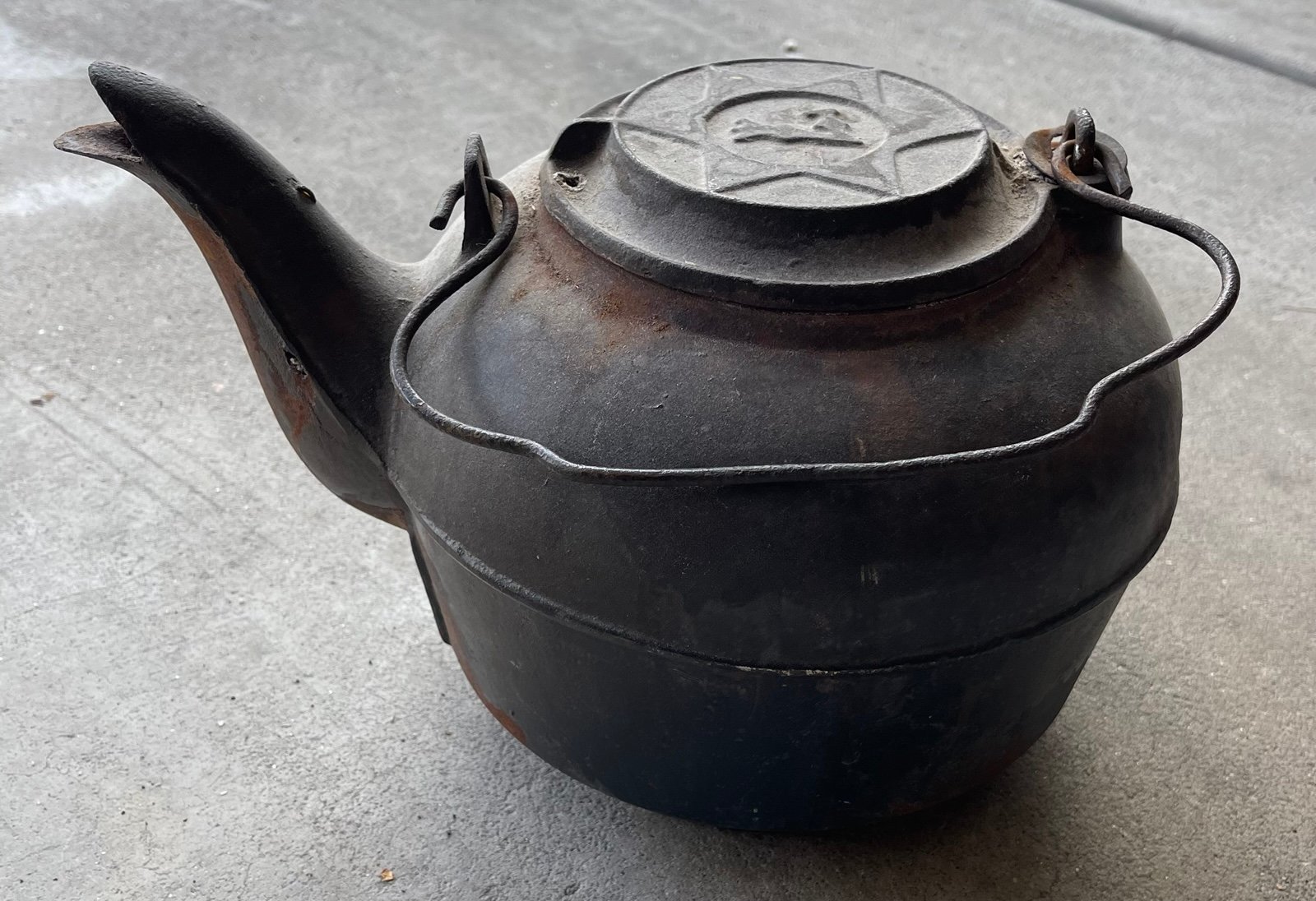 Kettle - Vintage #7 Star Cast Iron Tea Pot Kettle with Swivel Lid