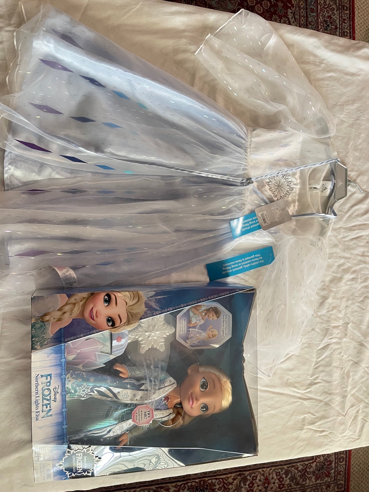 Disney Frozen Northern Lights Elsa Interactive Doll + New Dress/Nightgown/Size 4