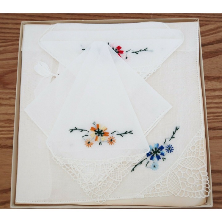 Nice set of 6 vintage hand embroidered floral cotton handkerchiefs NOS with tags