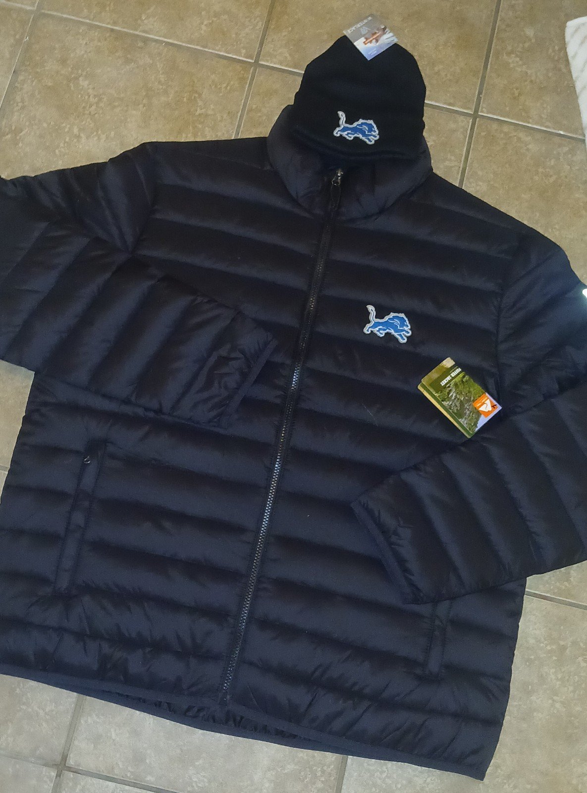 Detroit Lions Full Zip Puffer Jacket Coat Winter Knit Hat Beanie Cap Bundle Set