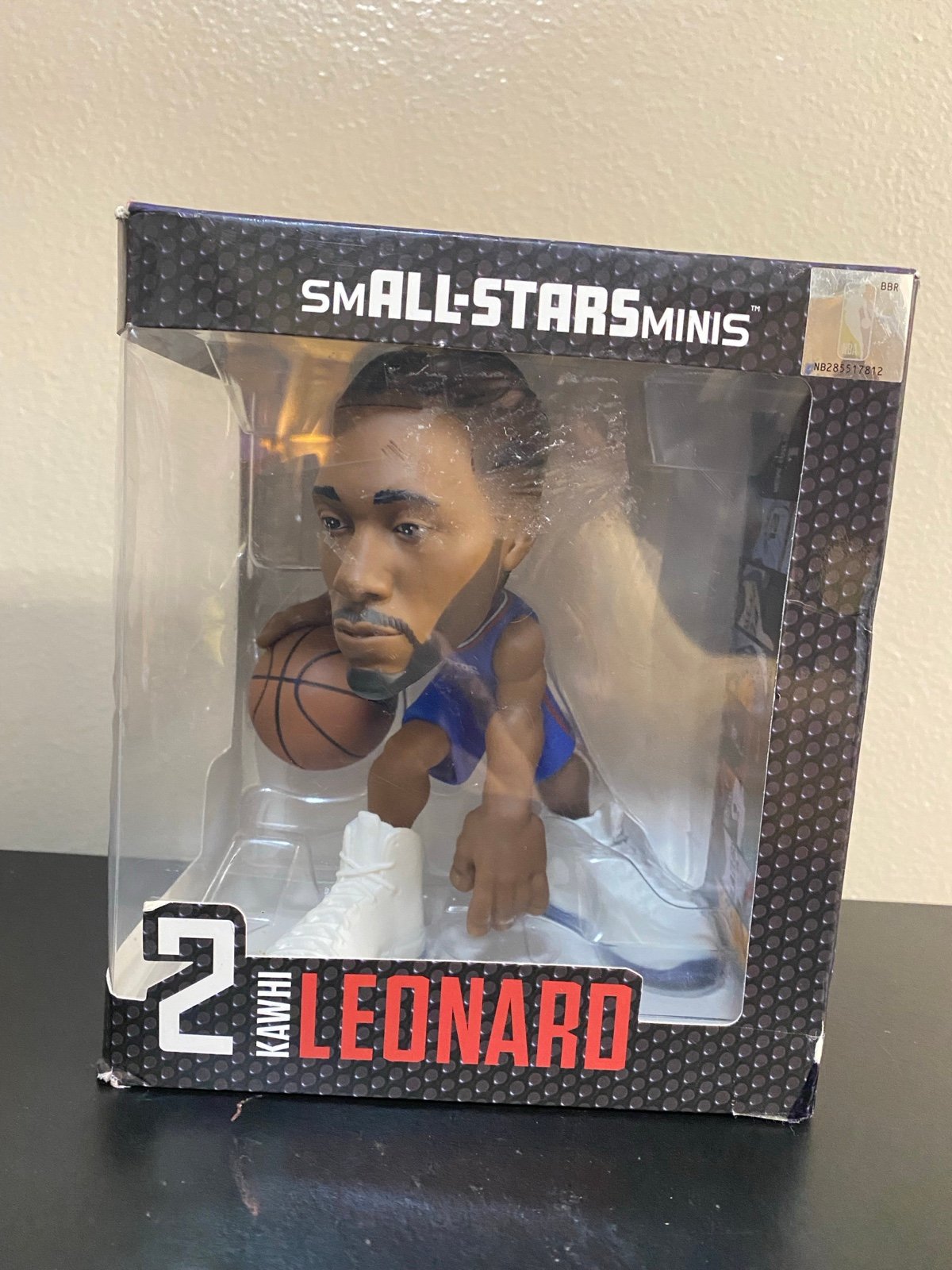 Kawhi Leonard LA Clippers smALL-STARS 6” Vinyl Figurine - detail