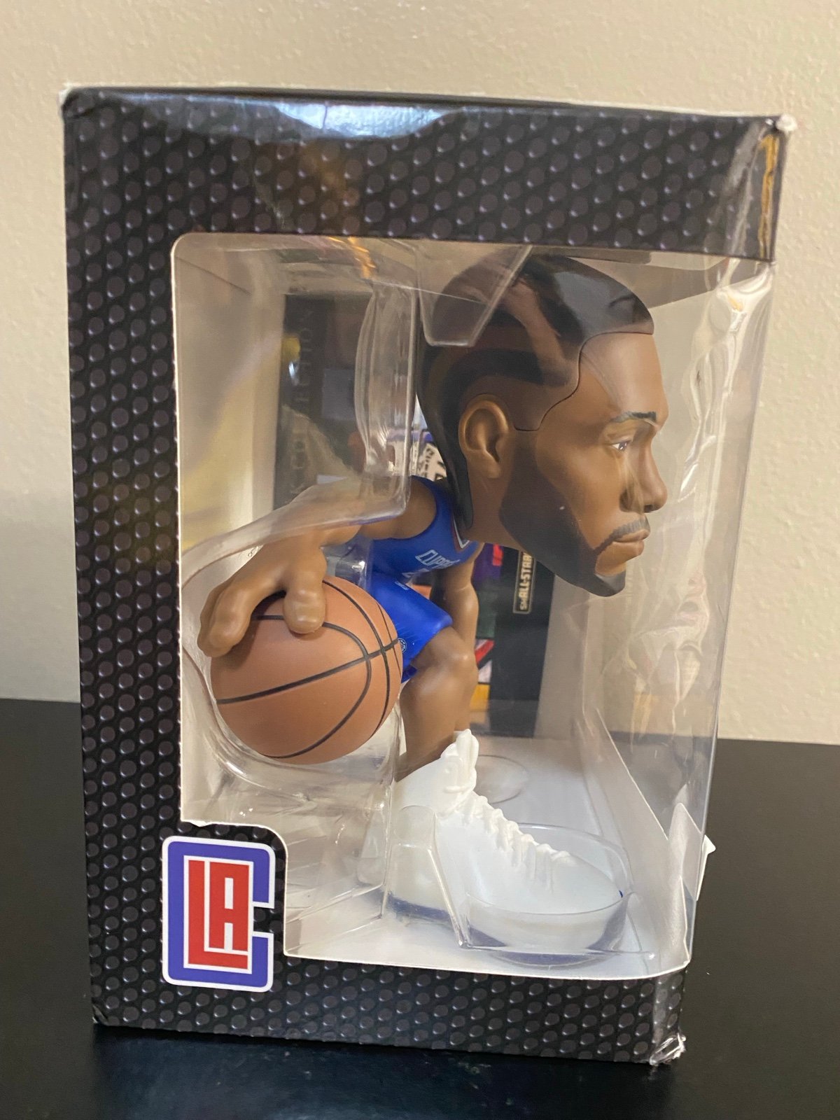Kawhi Leonard LA Clippers smALL-STARS 6” Vinyl Figurine - detail