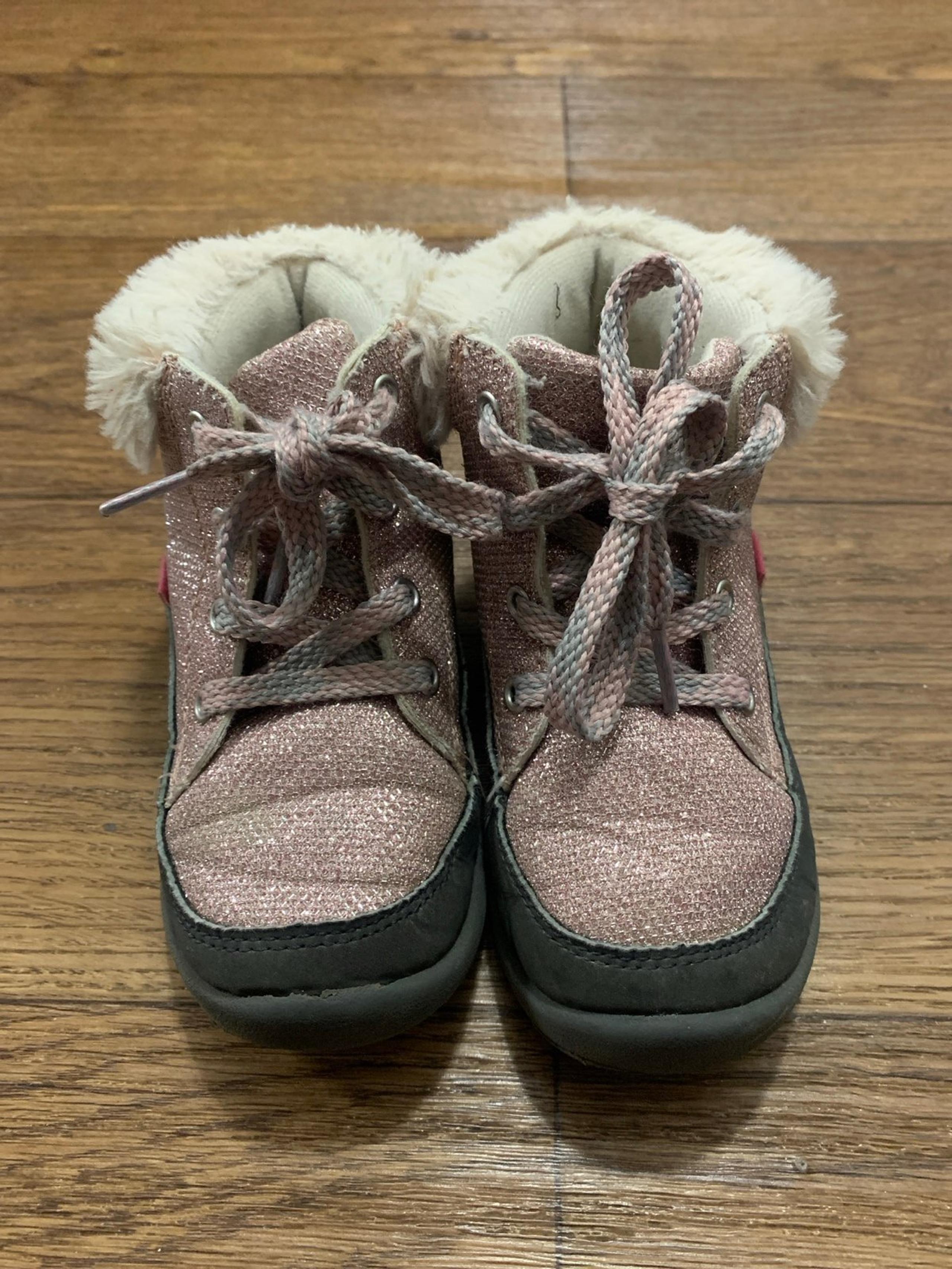Oshkosh boots toddler kid size 9M