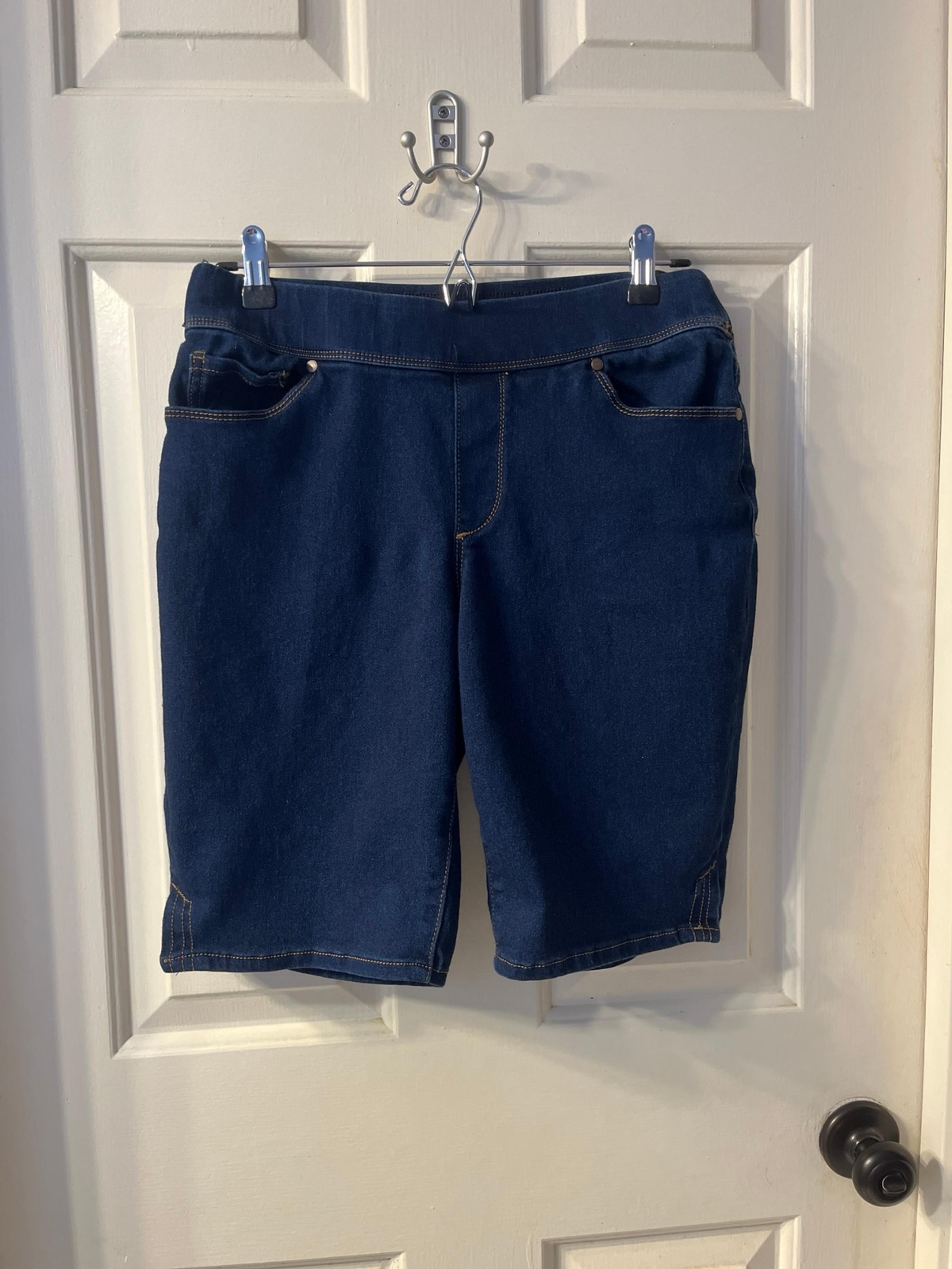 Gloria Vanderbilt Bermuda Jean Shorts Women’s Size 6