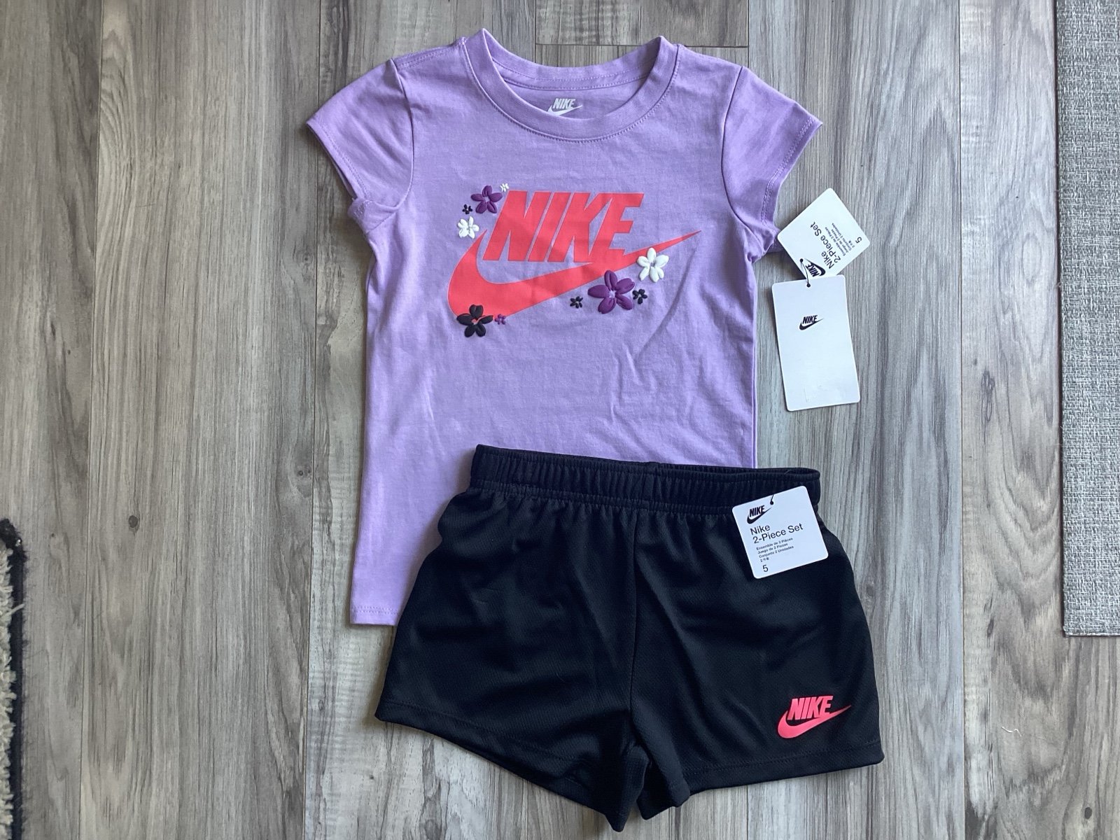 Girls Nike shorts set size 5(NWT) ~PRICE IS FIRM, NO OFFERS~