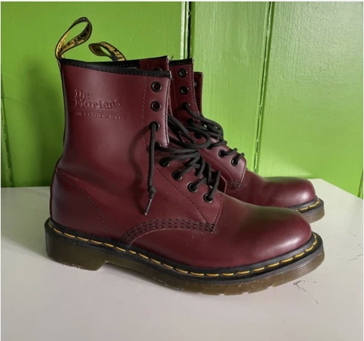 DR MARTENS Combat Boots WOMEN Sz 8 Leather Oxblood 8 Eye Made England 11821 Exc