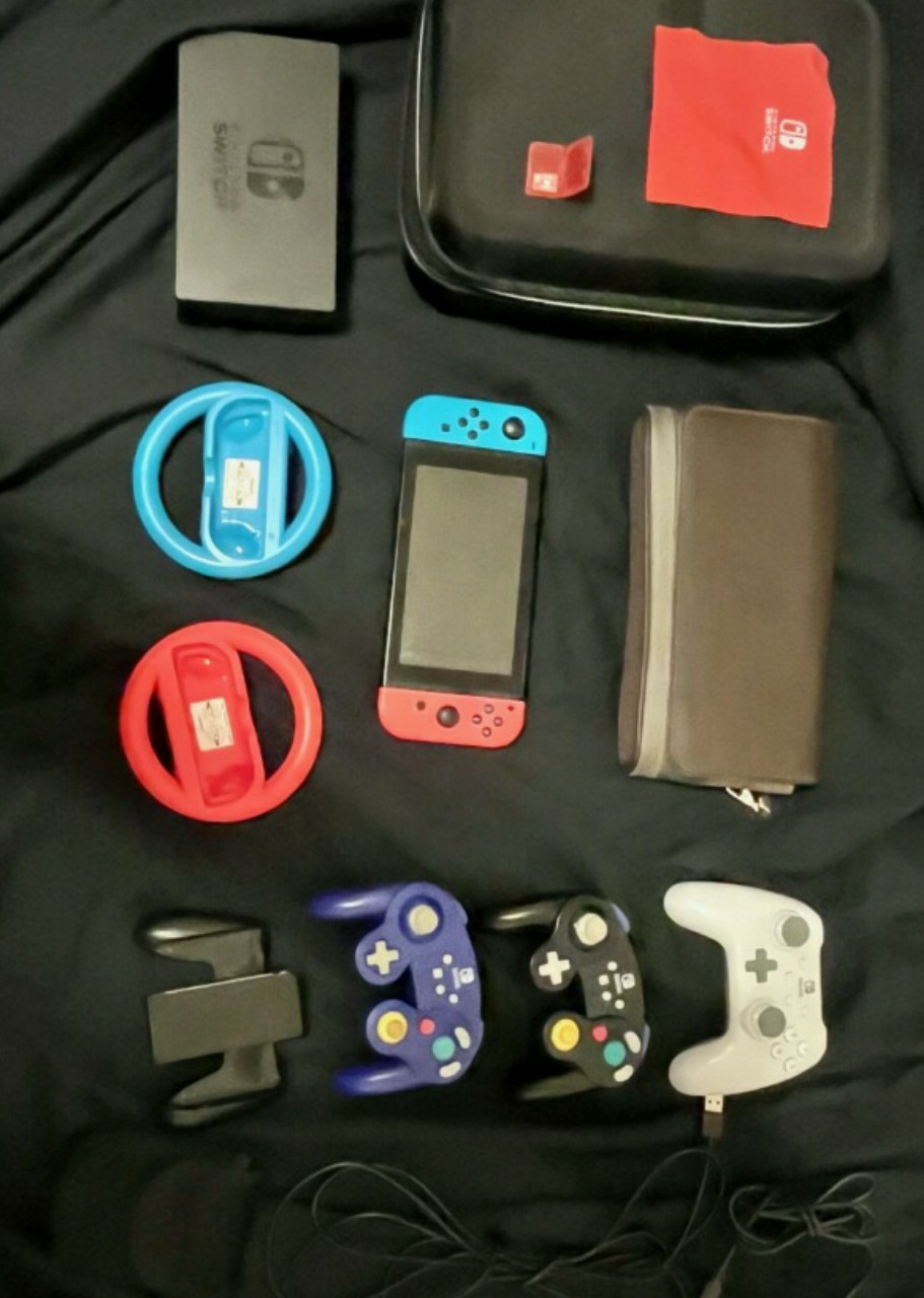 Nintendo Switch in Neon Blue/Neon Red