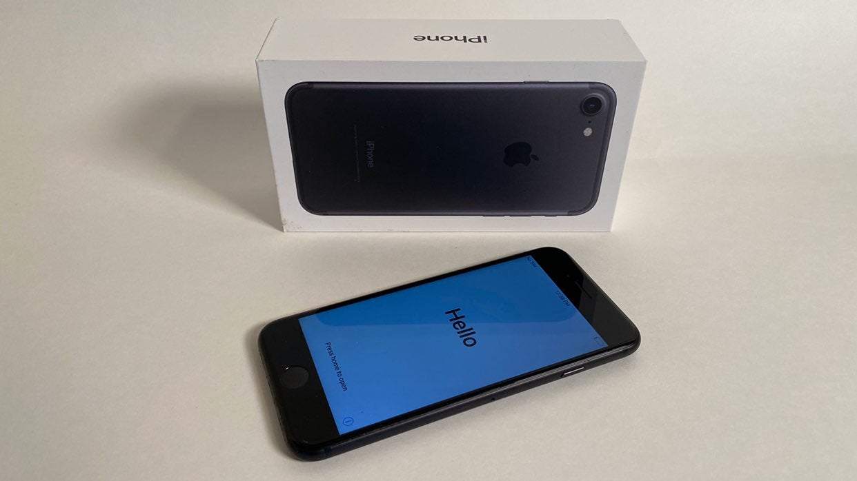 UNLOCKED iPhone 7 128GB Black