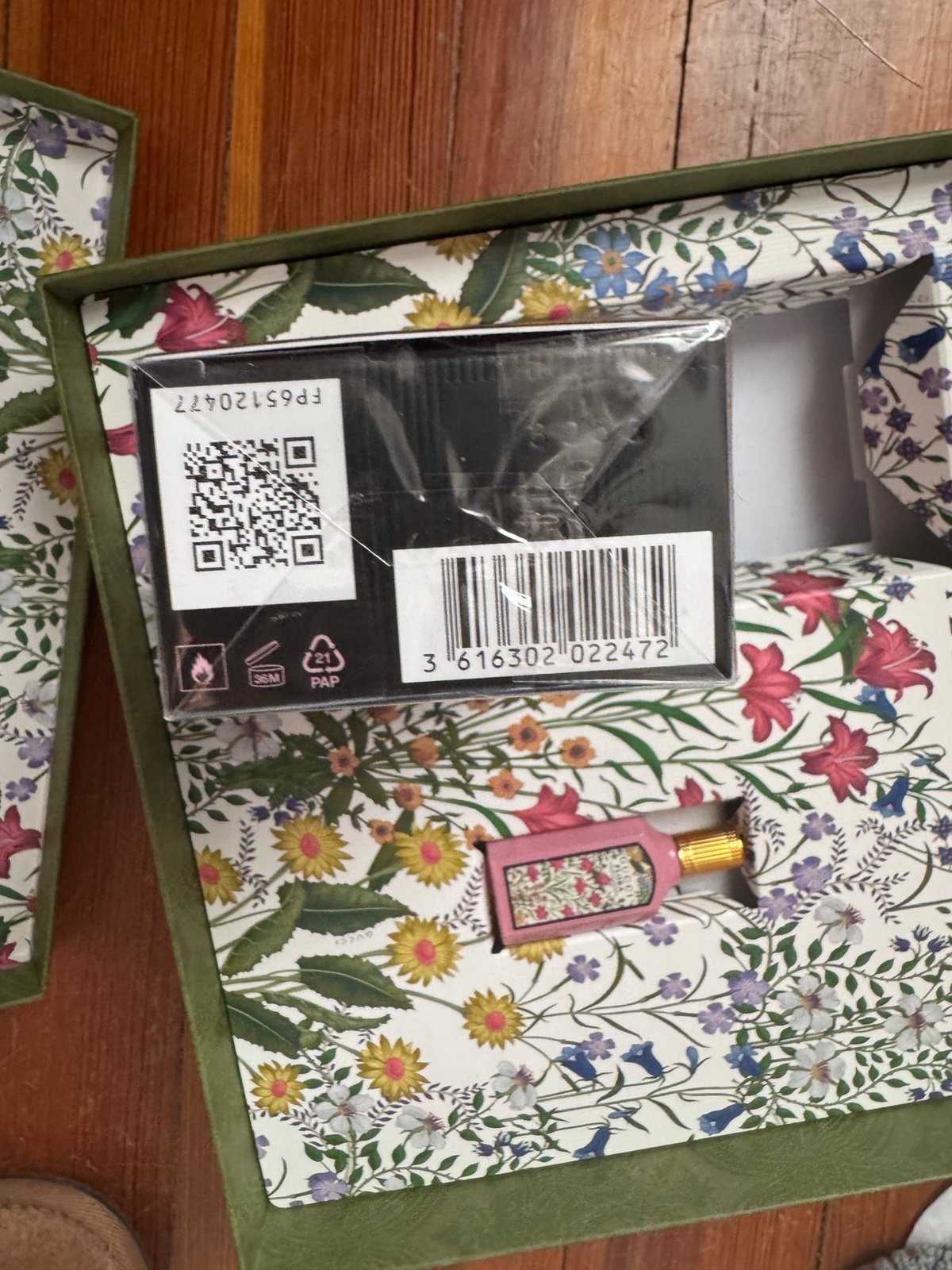 Large GUCCI Flora sealed in box Gift Set