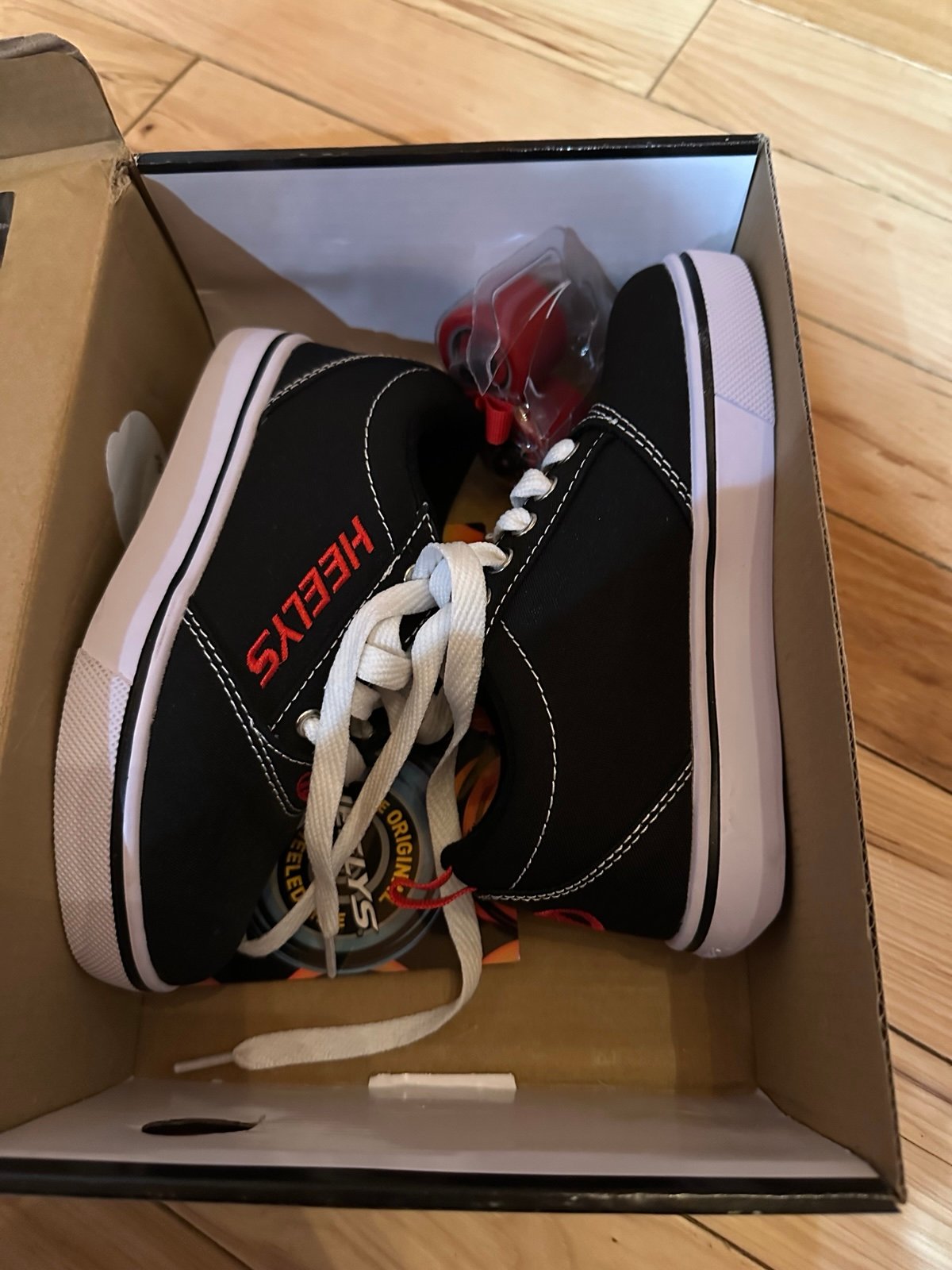 Heelys kids 13c brand new in box