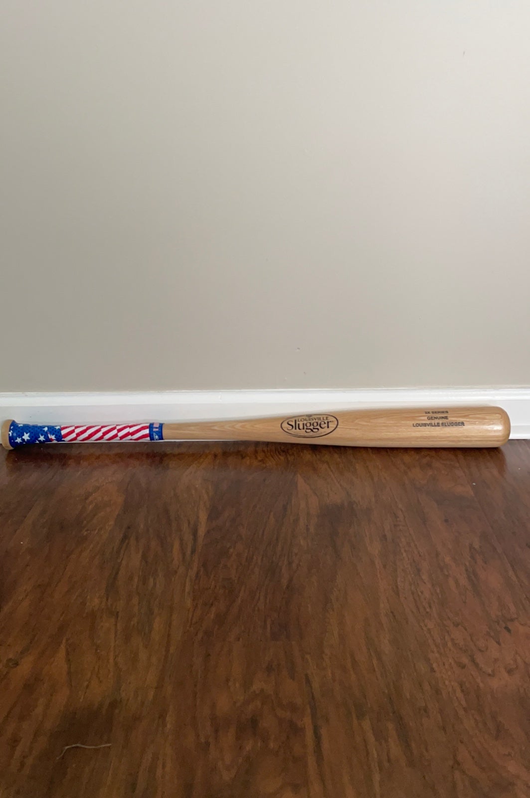 Im selling a 32 inch louisville slugger bat