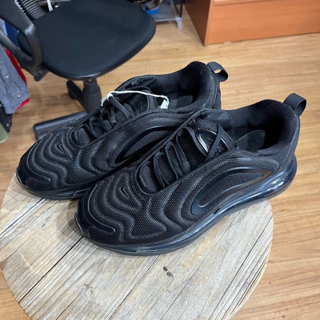 Nike Black Sneakers with Wavy Design and Slip-On Comfort