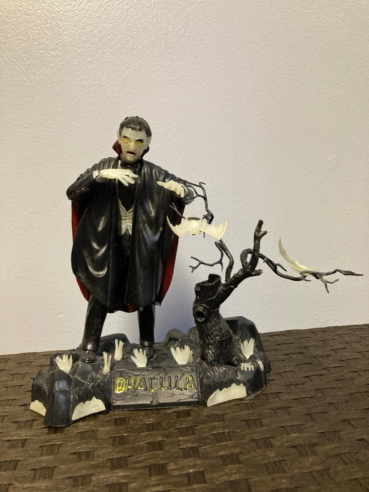 HTF Aurora 1962 Dracula Build Up Model In Good Condition Collectible