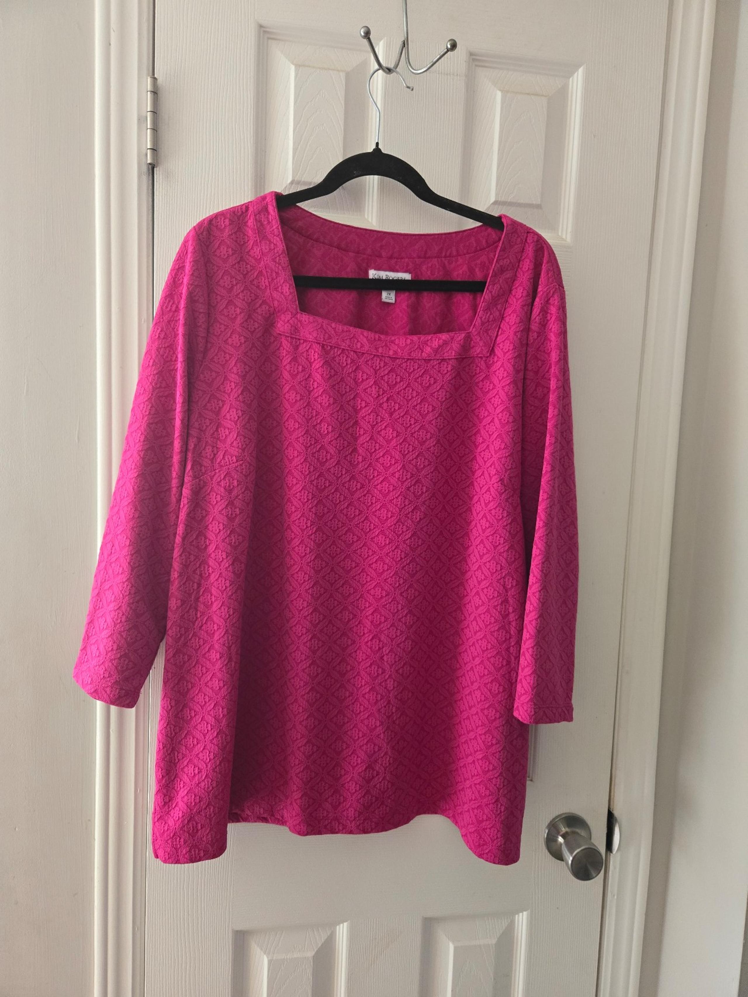 2x Kim Rogers knit top
