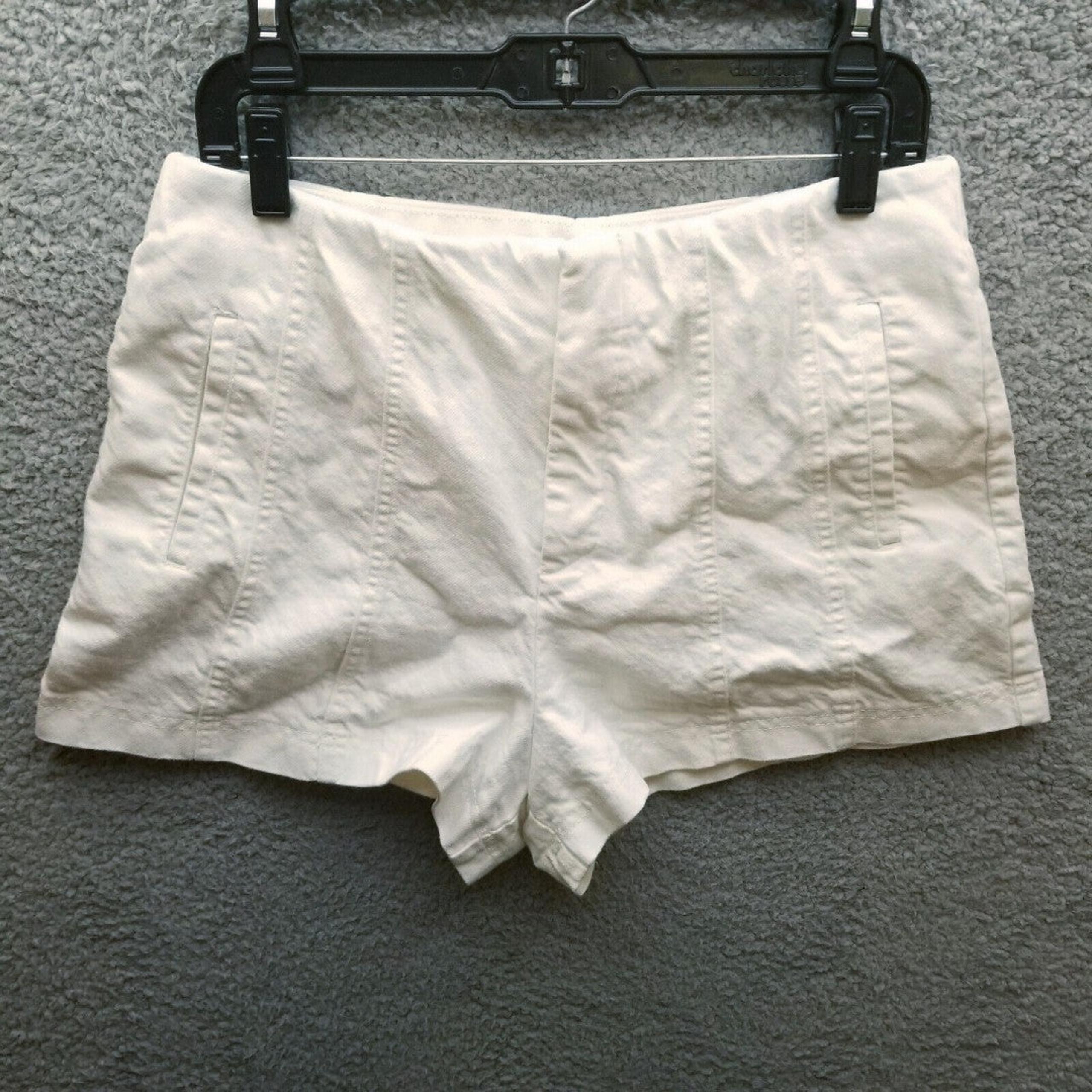 Zara Women's XL Pleated White Cut-Off Shorts Pockets 32" 2" 13.5"