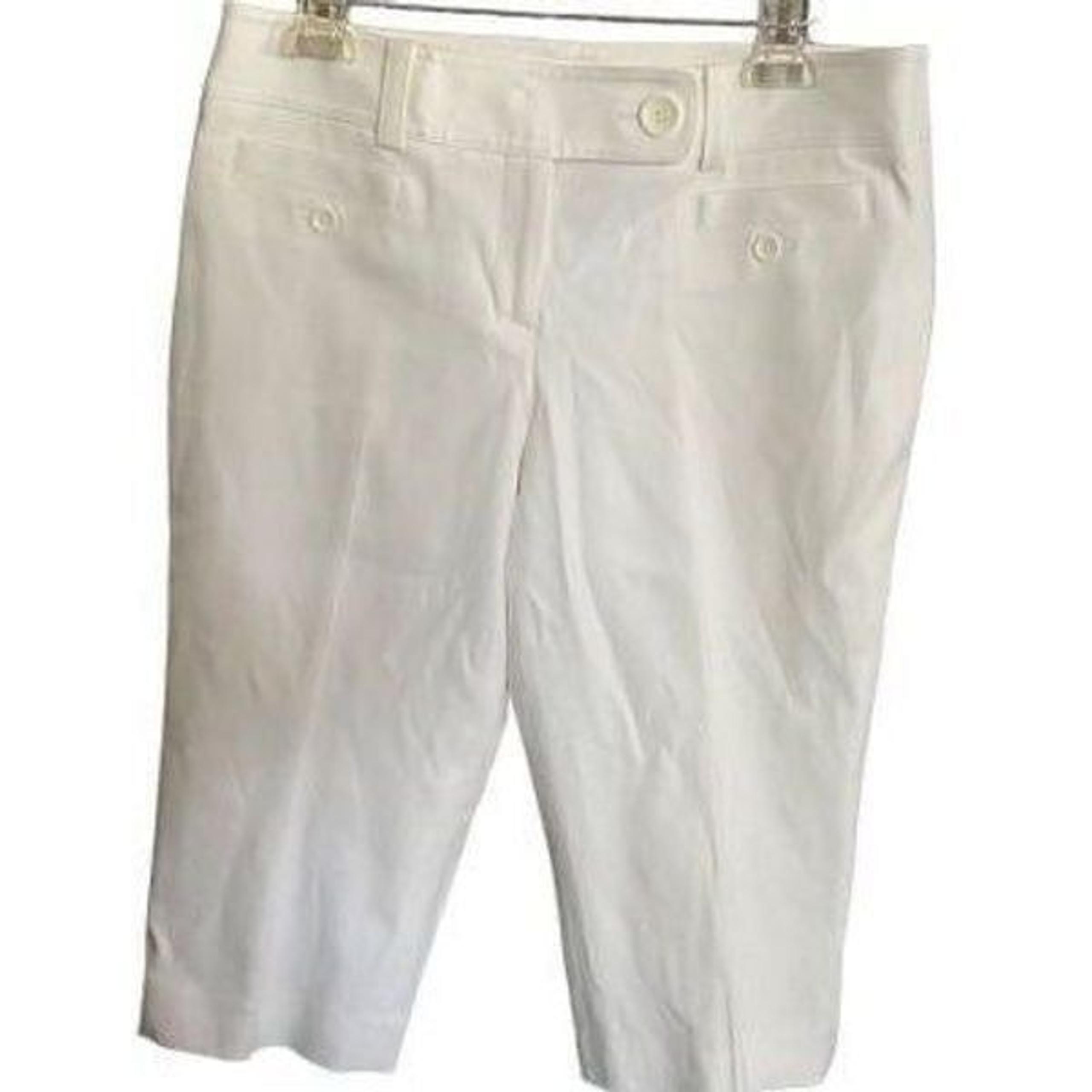 Ann Taylor Women’s Lindsey White kneelength Bermuda  shorts size 6P