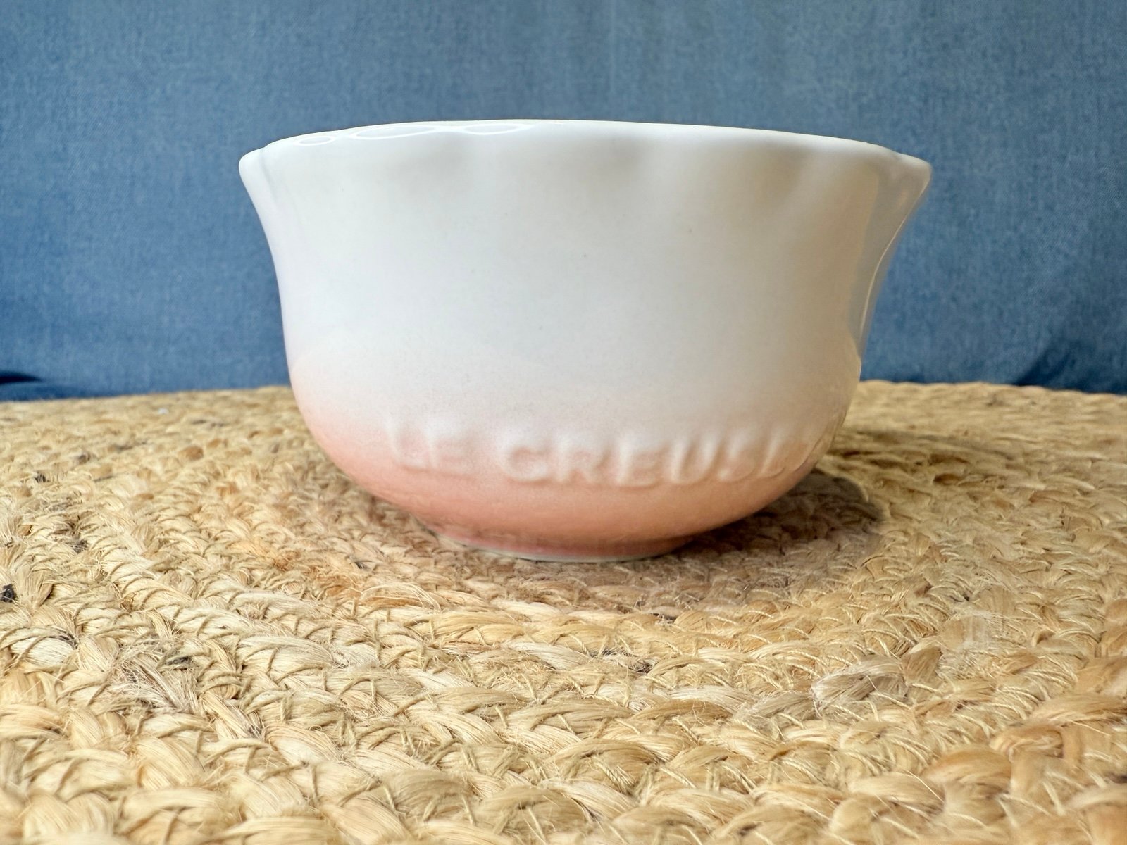 Le Creuset Frill Bowl - ombré Pink