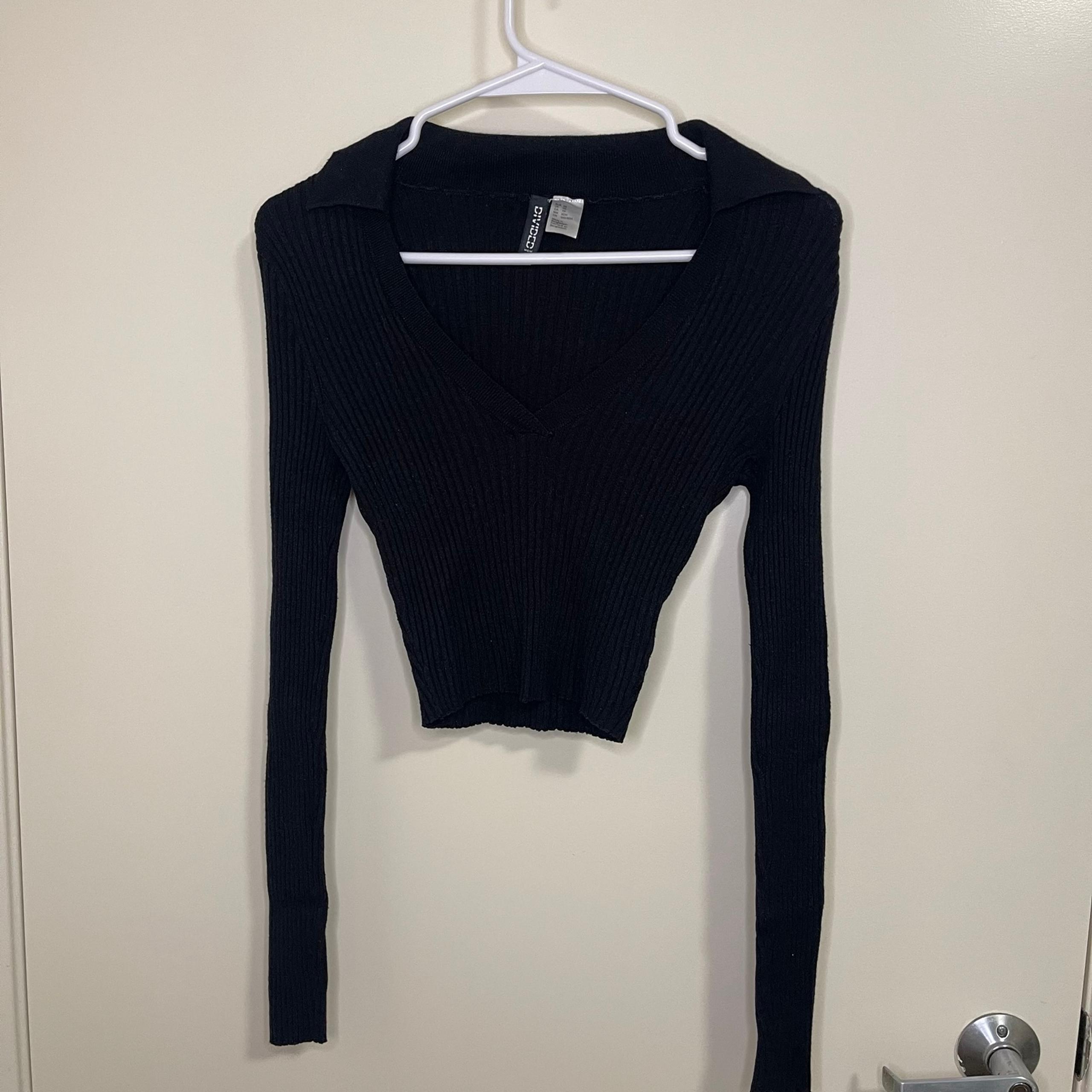 Divided by H&M Women’s Black Knit Collared Long Sleeve Crop Top (Size XS)