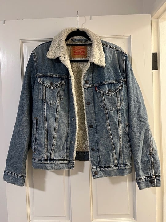 Levi’s Sherpa Lined Denim Jacket Women’s Size Small