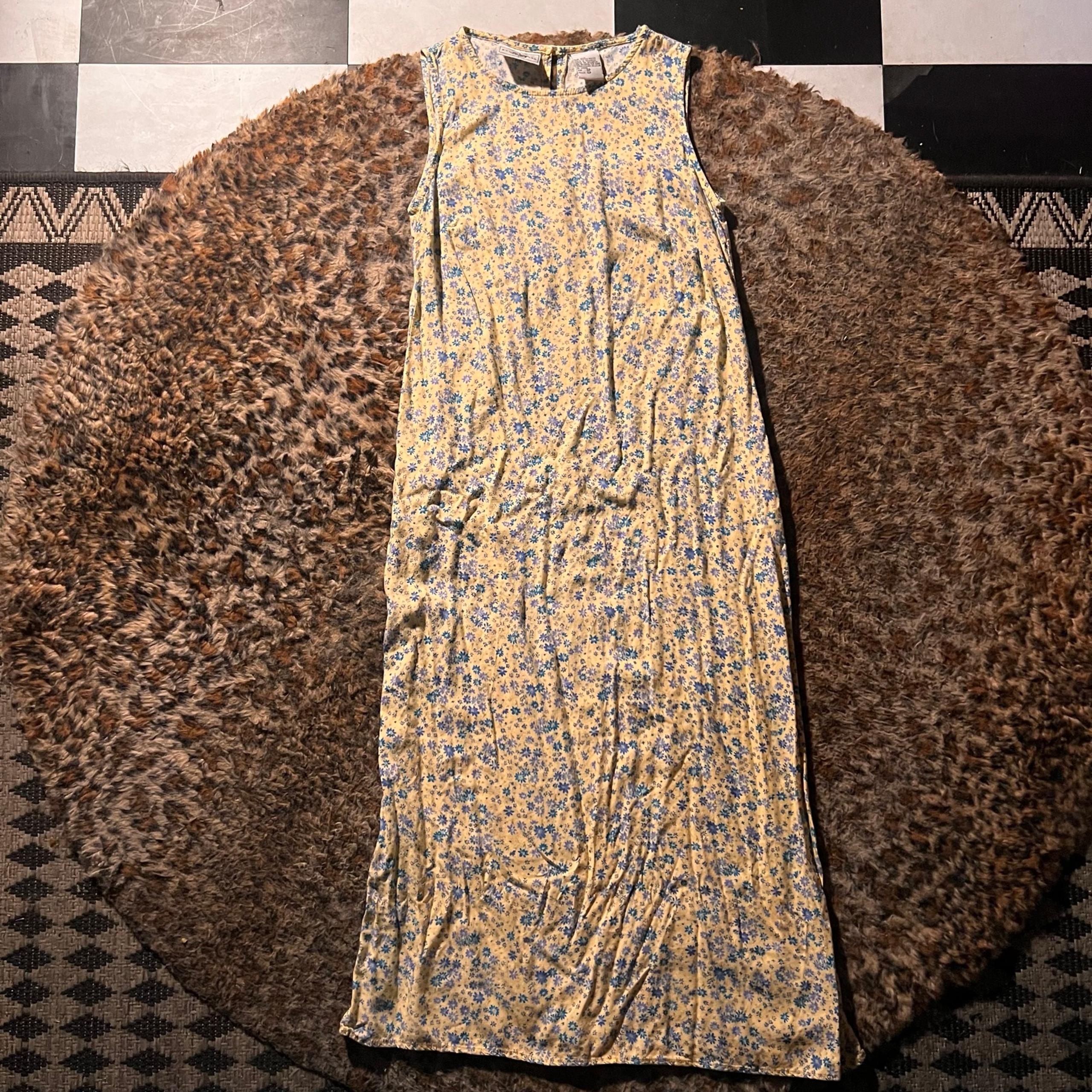 Vintage Floral Sleeveless Maxi Dress
