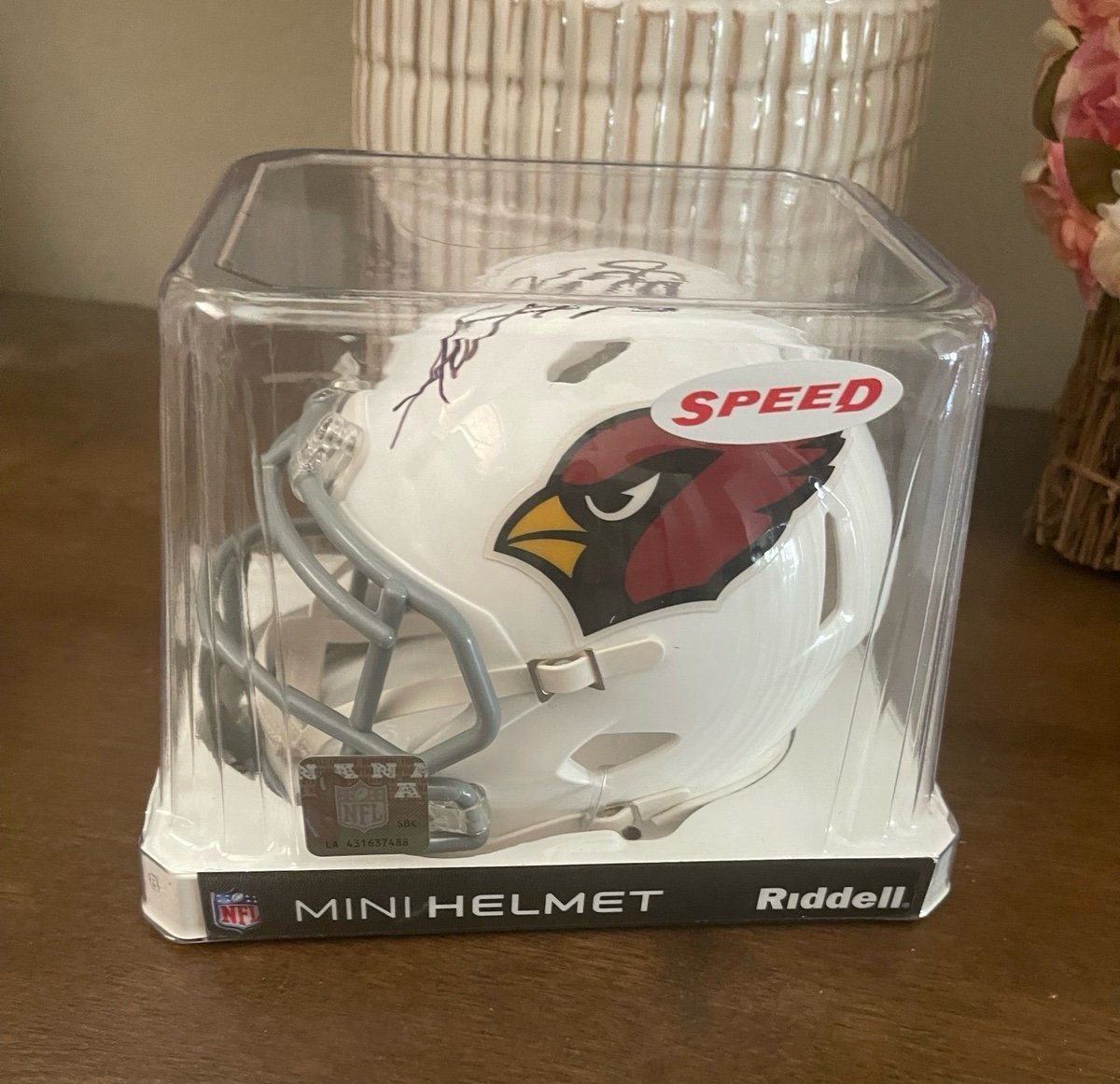 Mini Helmet Arizona Cardinals NFL Riddell signed by two Football players