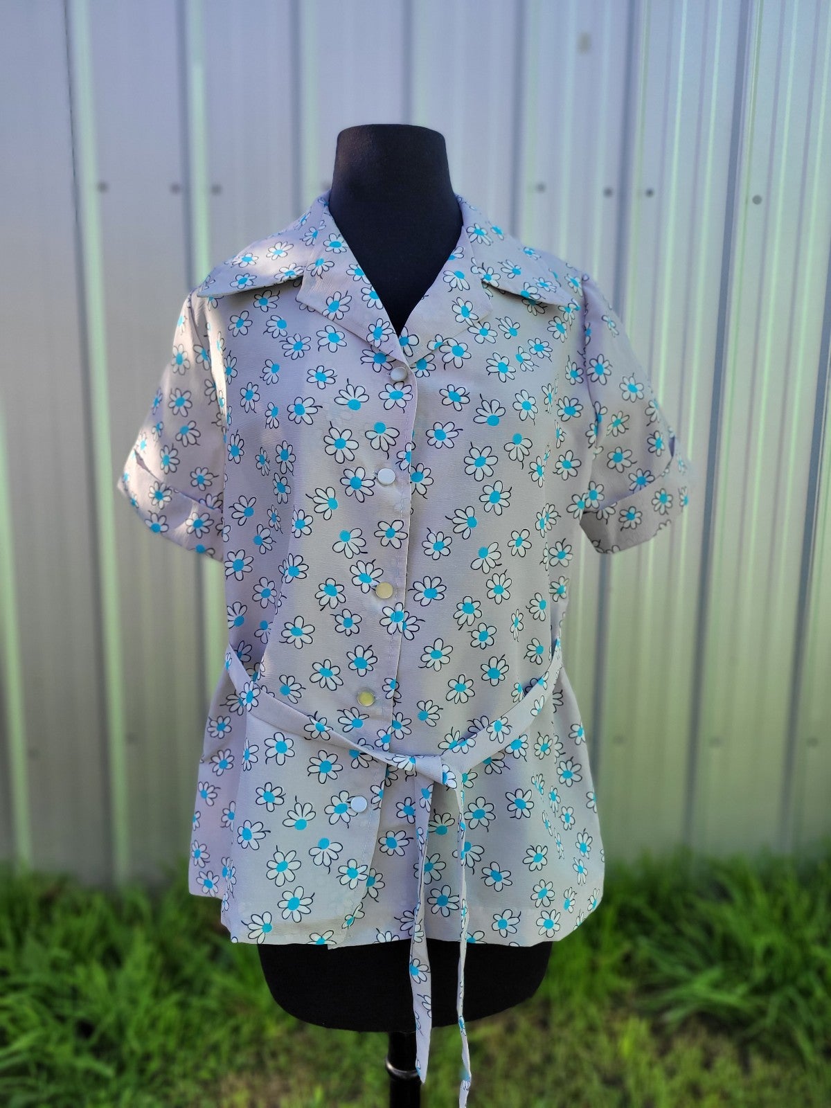 Vintage 1960s 1970s Flower Power Blouse Top Shirt