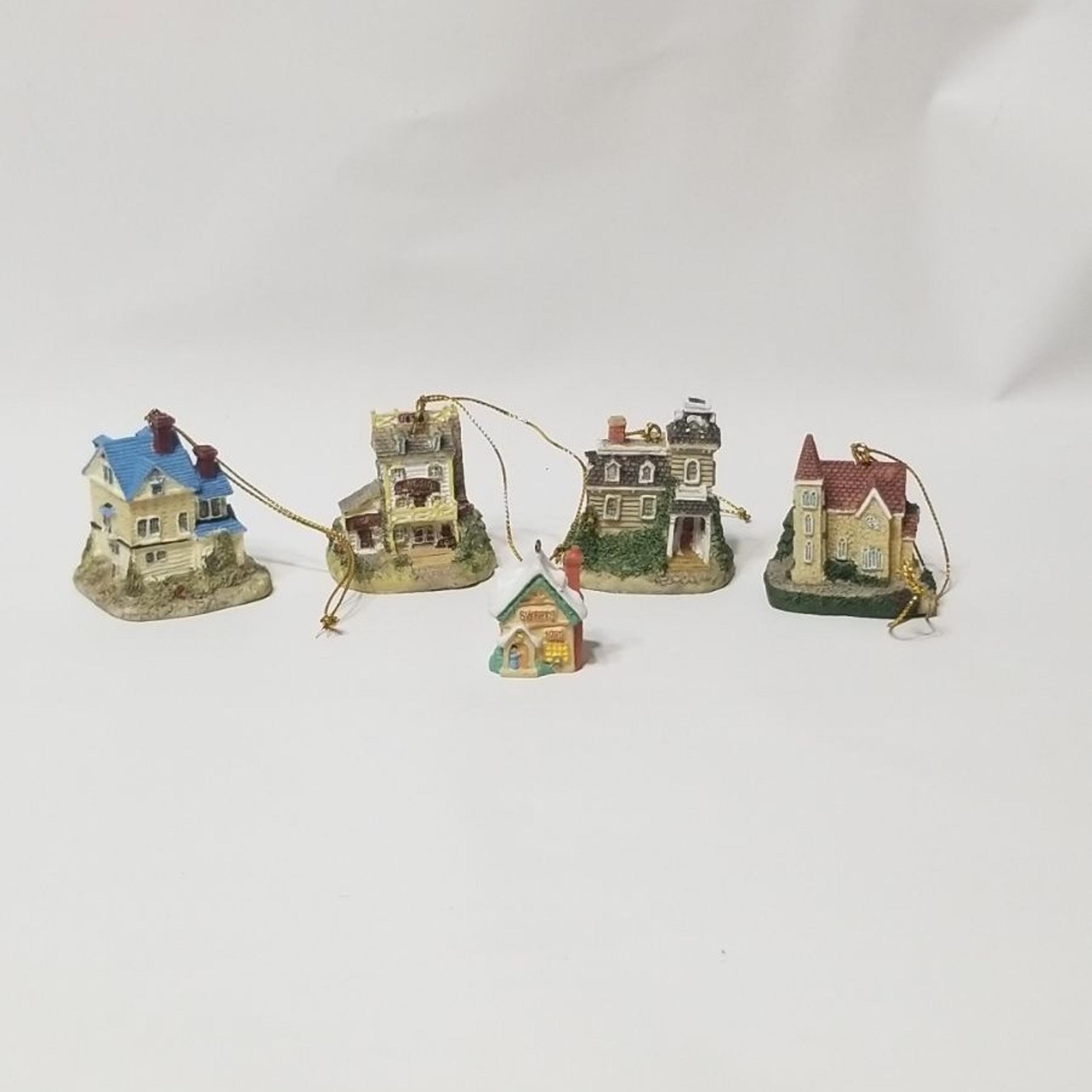 4 International Resourcing Ornaments