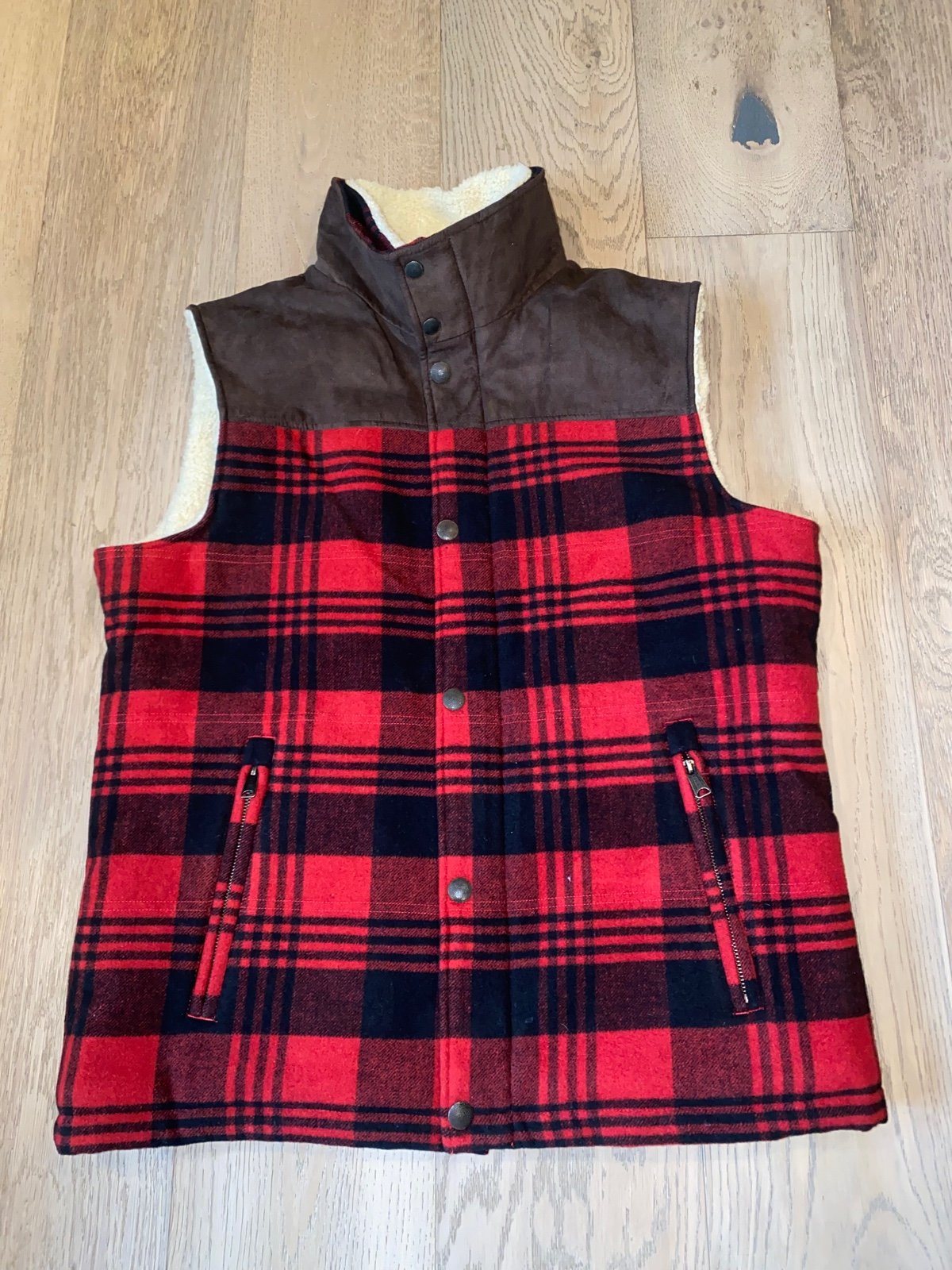 Lucky Brand Men’s plaid huntington vest sherpa lined Size Large 229