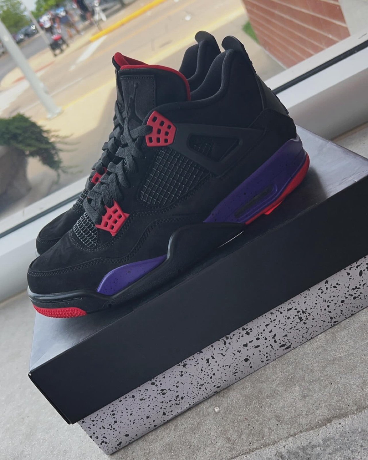 Jordan 4 Drake ovo size 9