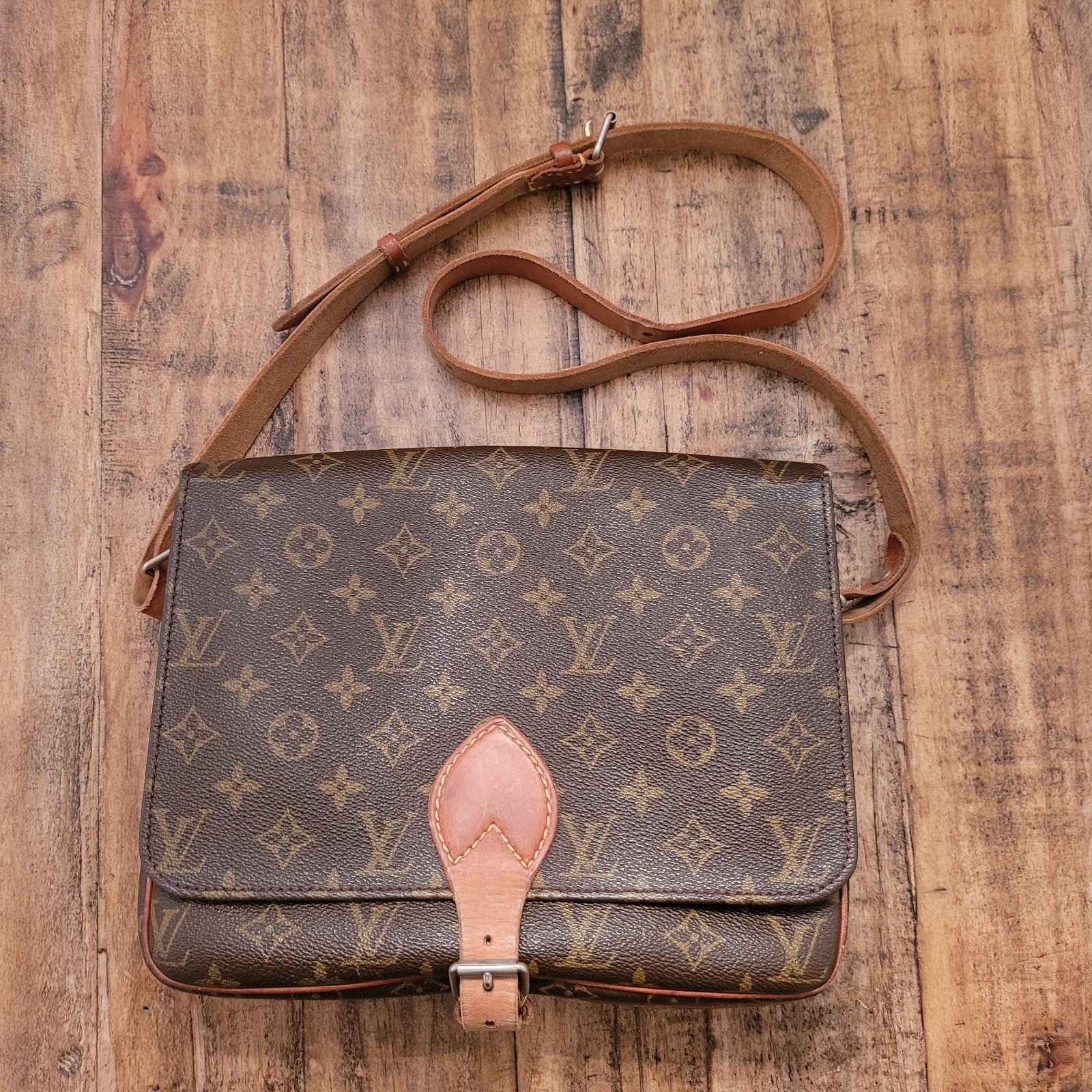 LOUIS VUITTON Cartouchiere