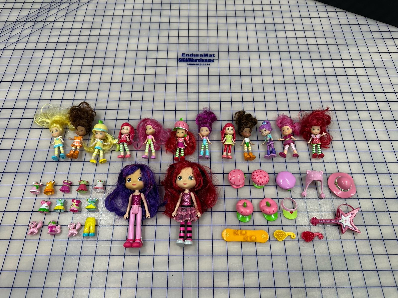 Strawberry Shortcake Sweet Beats Custard Mini Figures Lot of 17 Clothes More