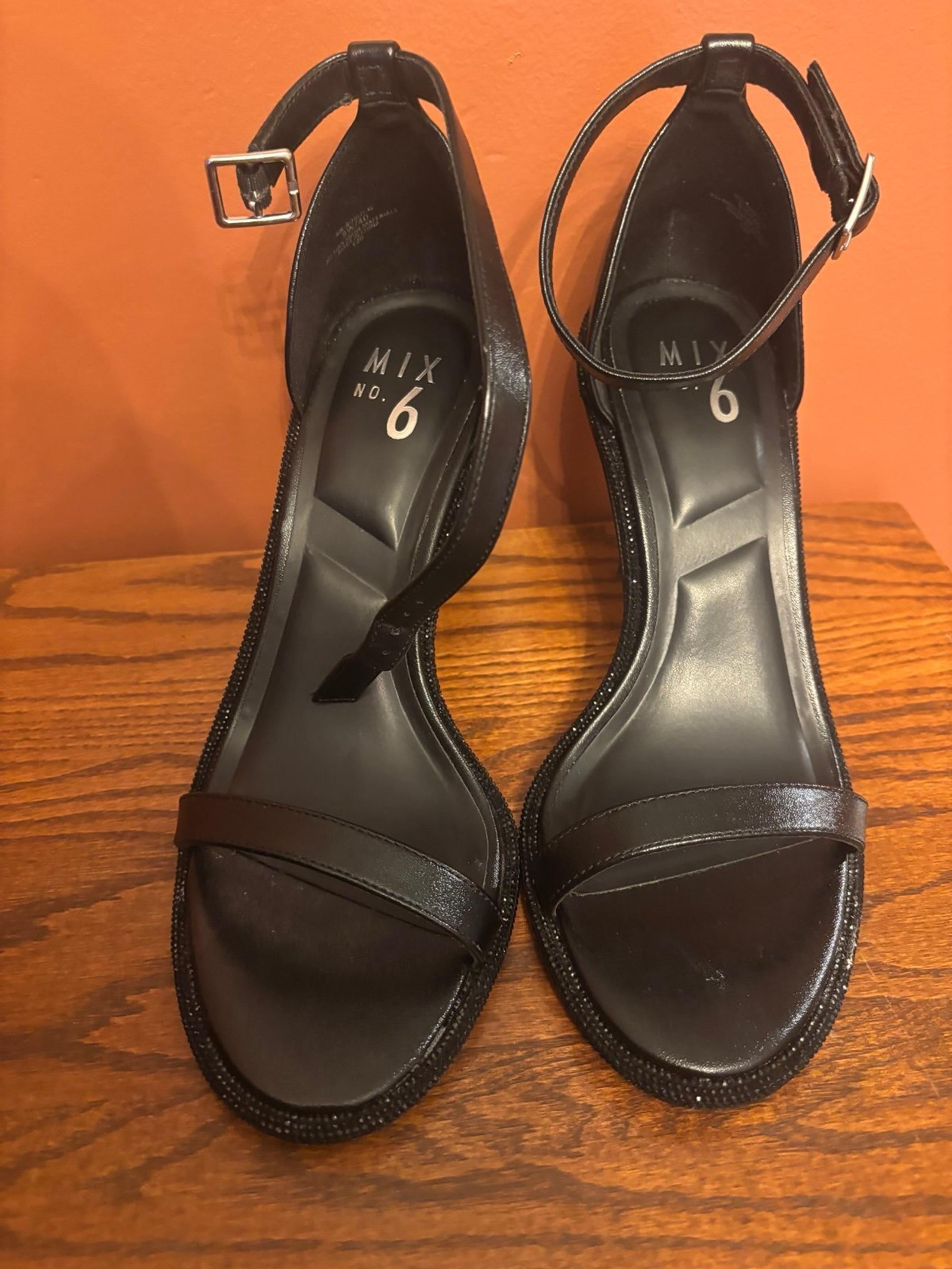 Mix No. 6 Bonita Black 3.6 inch Strappy Sandals Heels womens Size 9W
