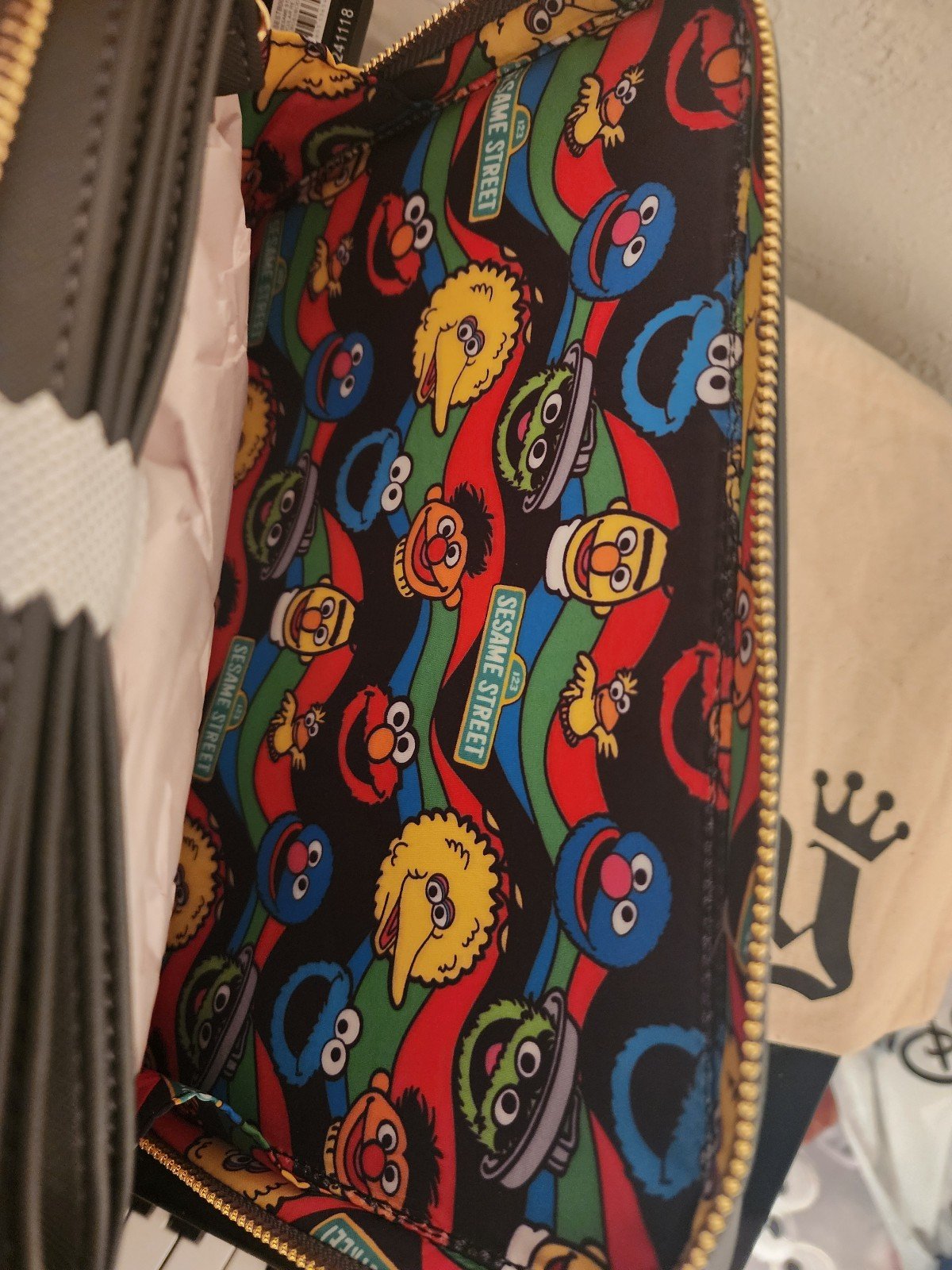 ☆Loungefly☆Sesame Street Crossbody Bag SESAME STREET - ELMO PLUSH HAND/CROSSBODY BAG - LOUNGEFLY