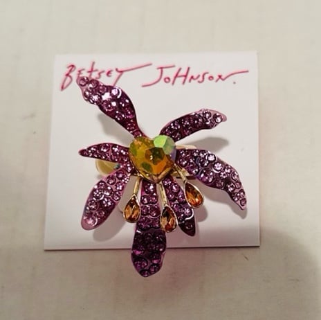Betsey Johnson NWT Garden Glam Iris Flower Stretch Ring