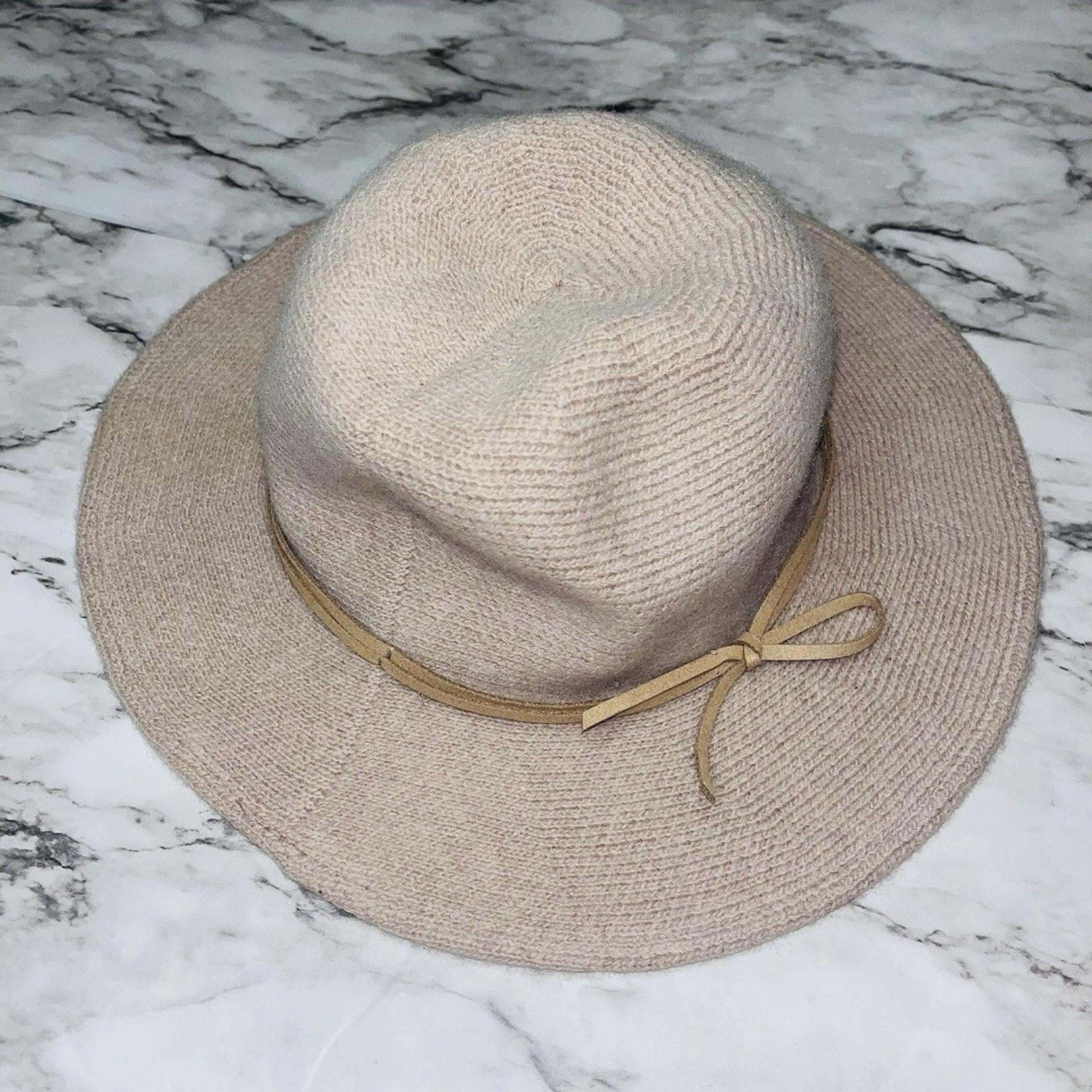 Universal Thread Hat Fedora Beige Wool Blend Women One Size Beach Travel Summer