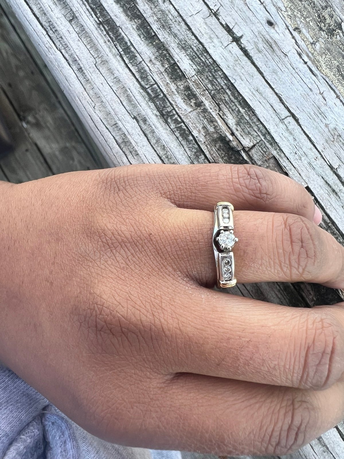 14K white gold diamond set size 7