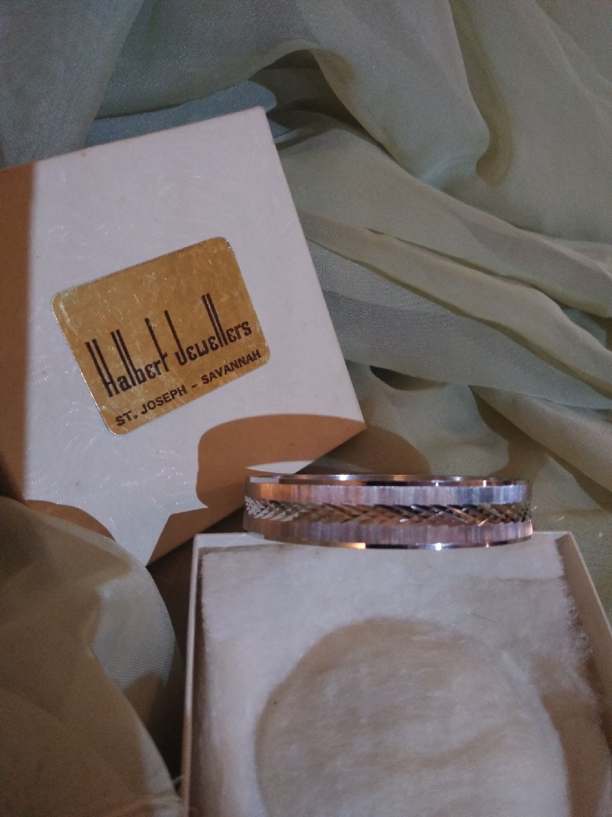 Halbert jewellers silver bangle
