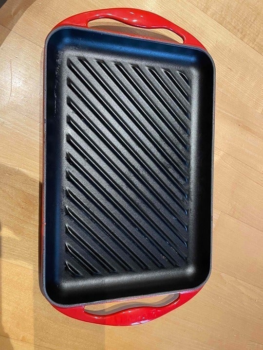 Le Creuset skillet cast iron enamel