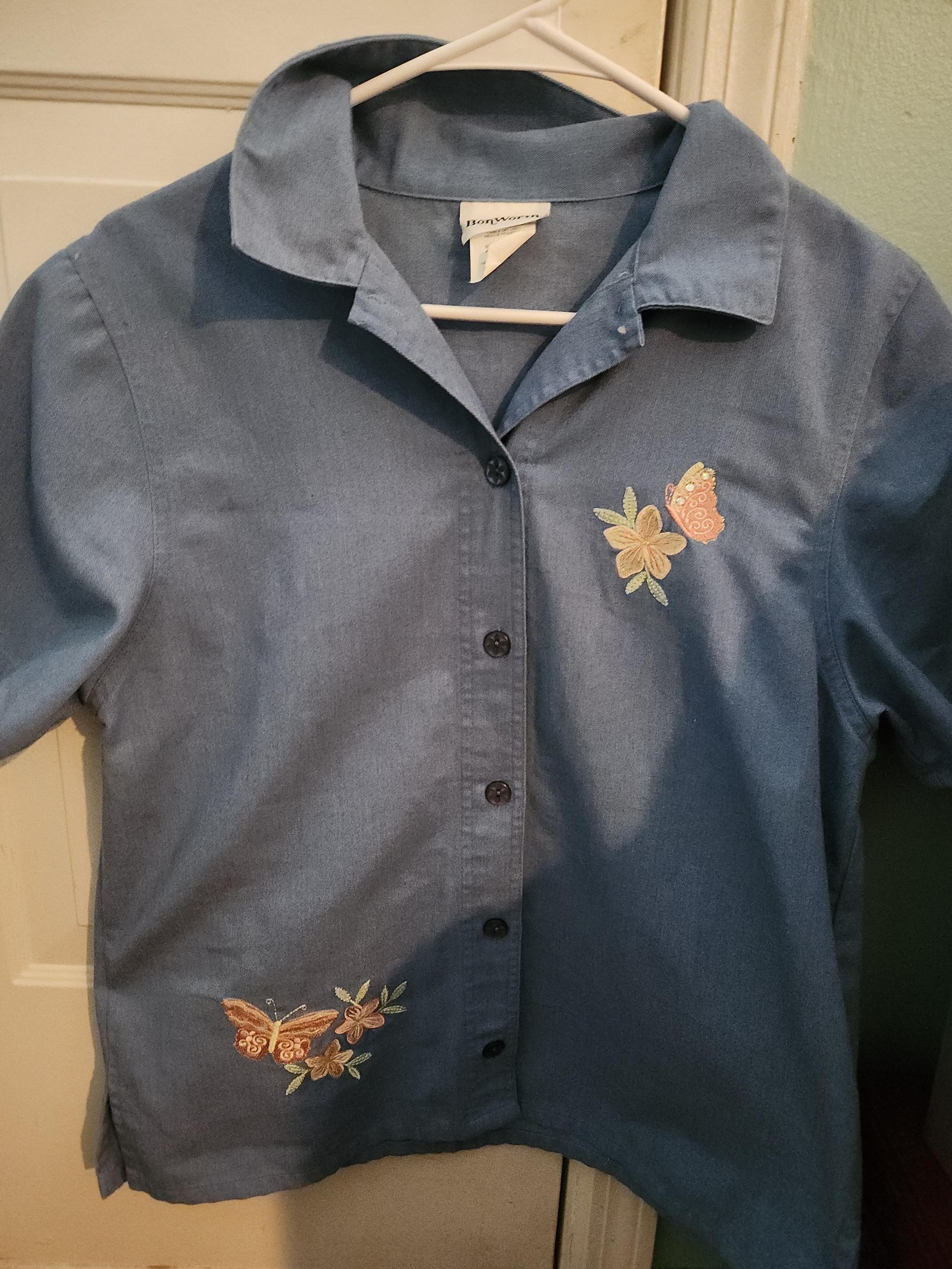Vintage embroidered button down shirt - S