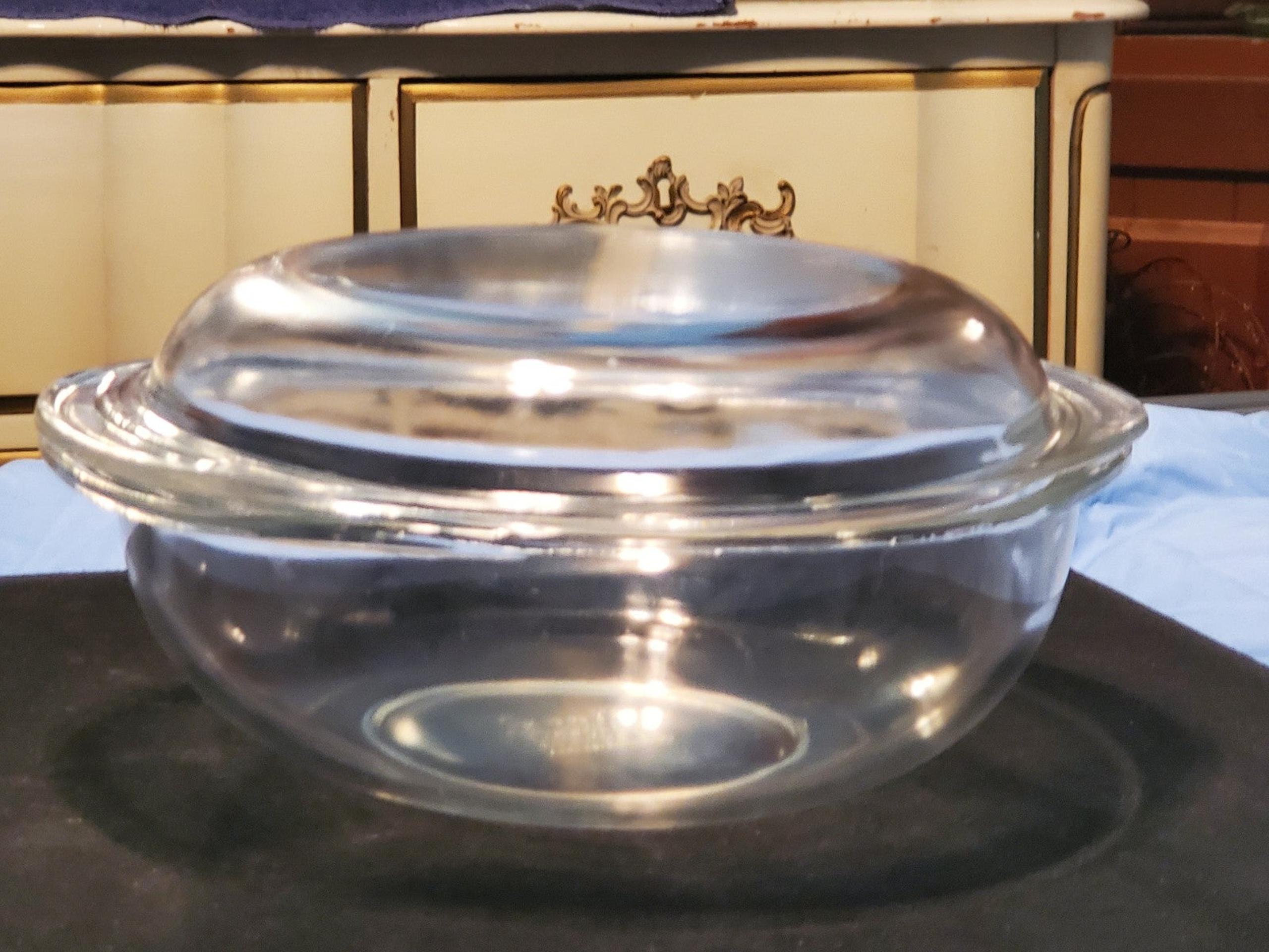 Pyrex clear mixing bowl with dome lid