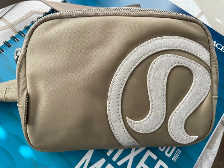Lululemon off the mat deals pouch