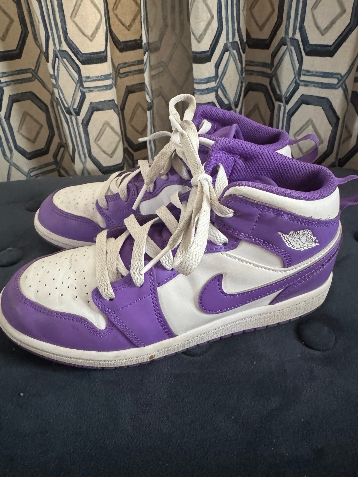 2023 Air Jordan 1 Mid PS 'Purple Venom' Kids. Size 3