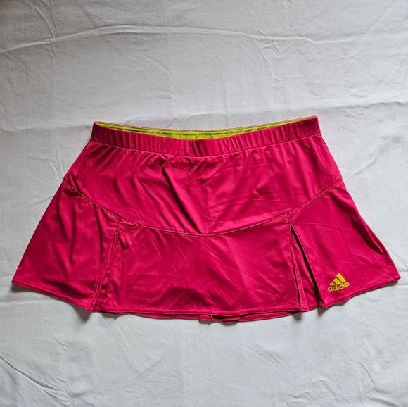 Adidas barbiecore fusia stretch mid-rise soft pleated tennis golf skort